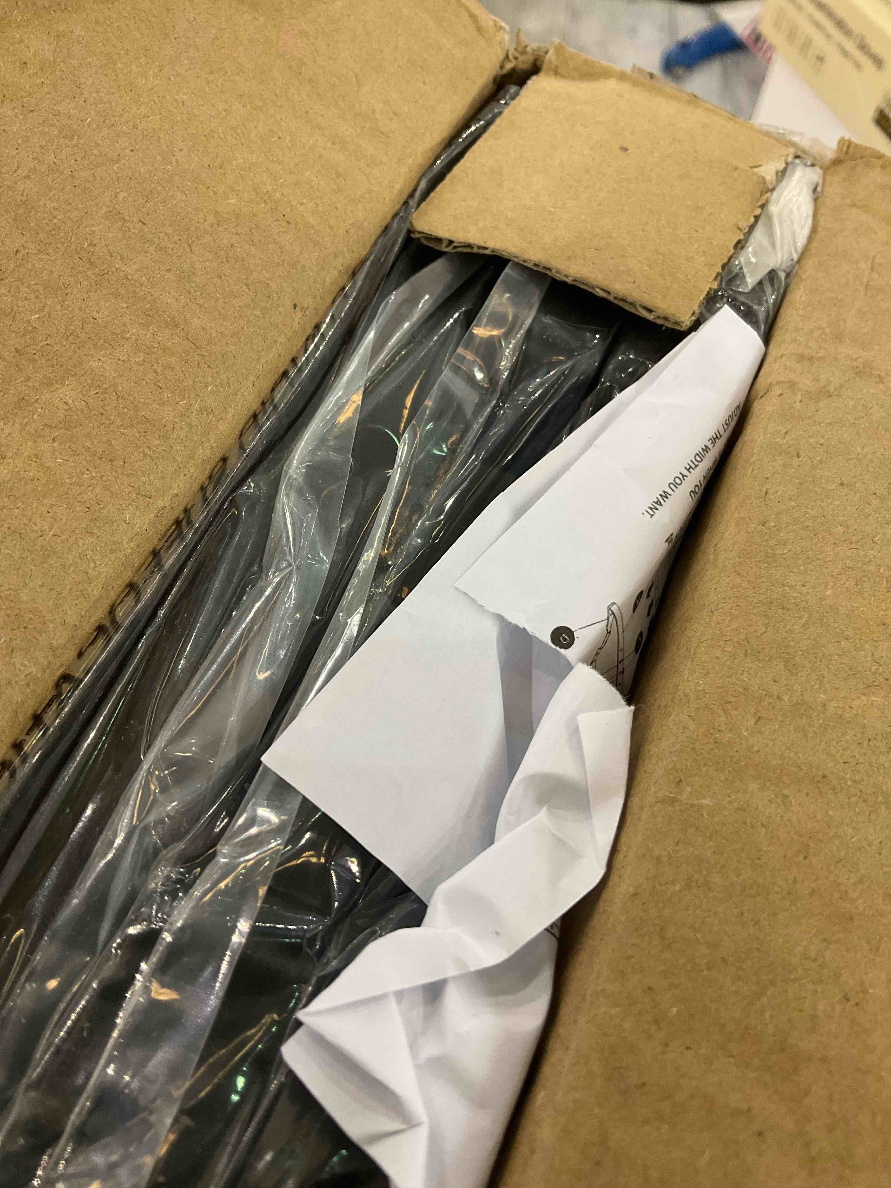 https://s3.amazonaws.com/lotting-images-prod/BargainHunt/EXS01291034_1712326624205.jpeg