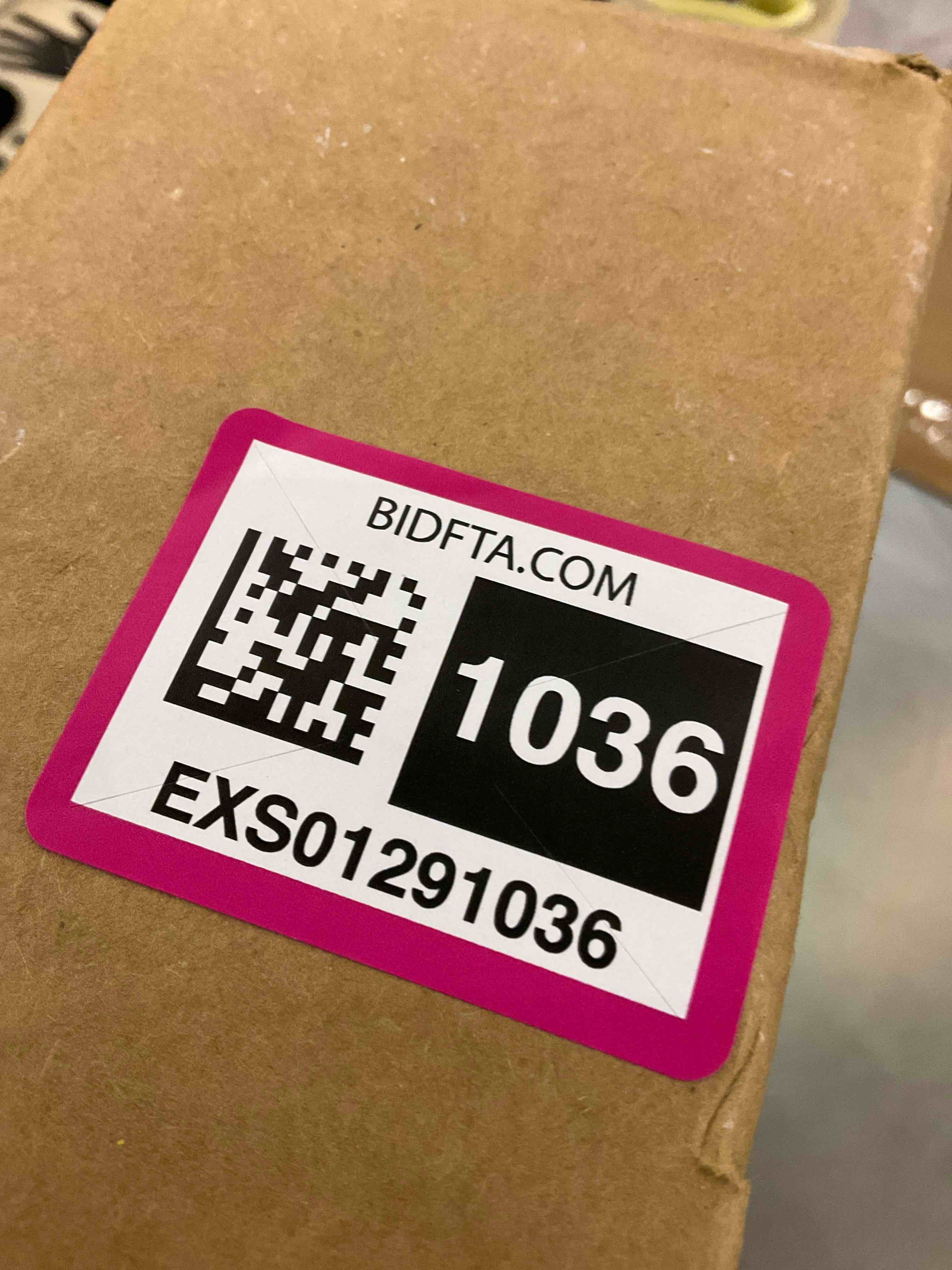 https://s3.amazonaws.com/lotting-images-prod/BargainHunt/EXS01291036_1712326856246.jpeg