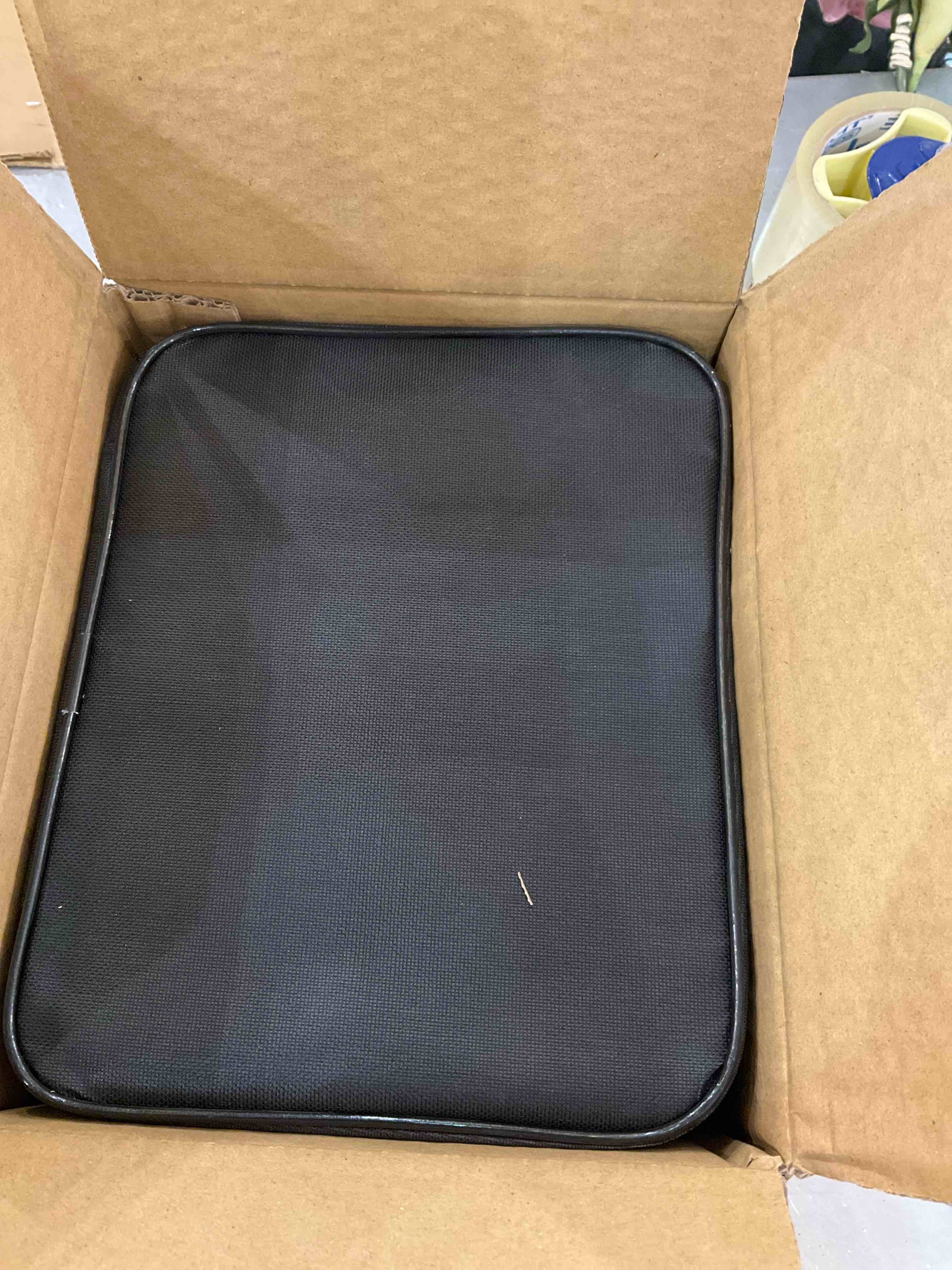 https://s3.amazonaws.com/lotting-images-prod/BargainHunt/EXS01291039_1712327282826.jpeg