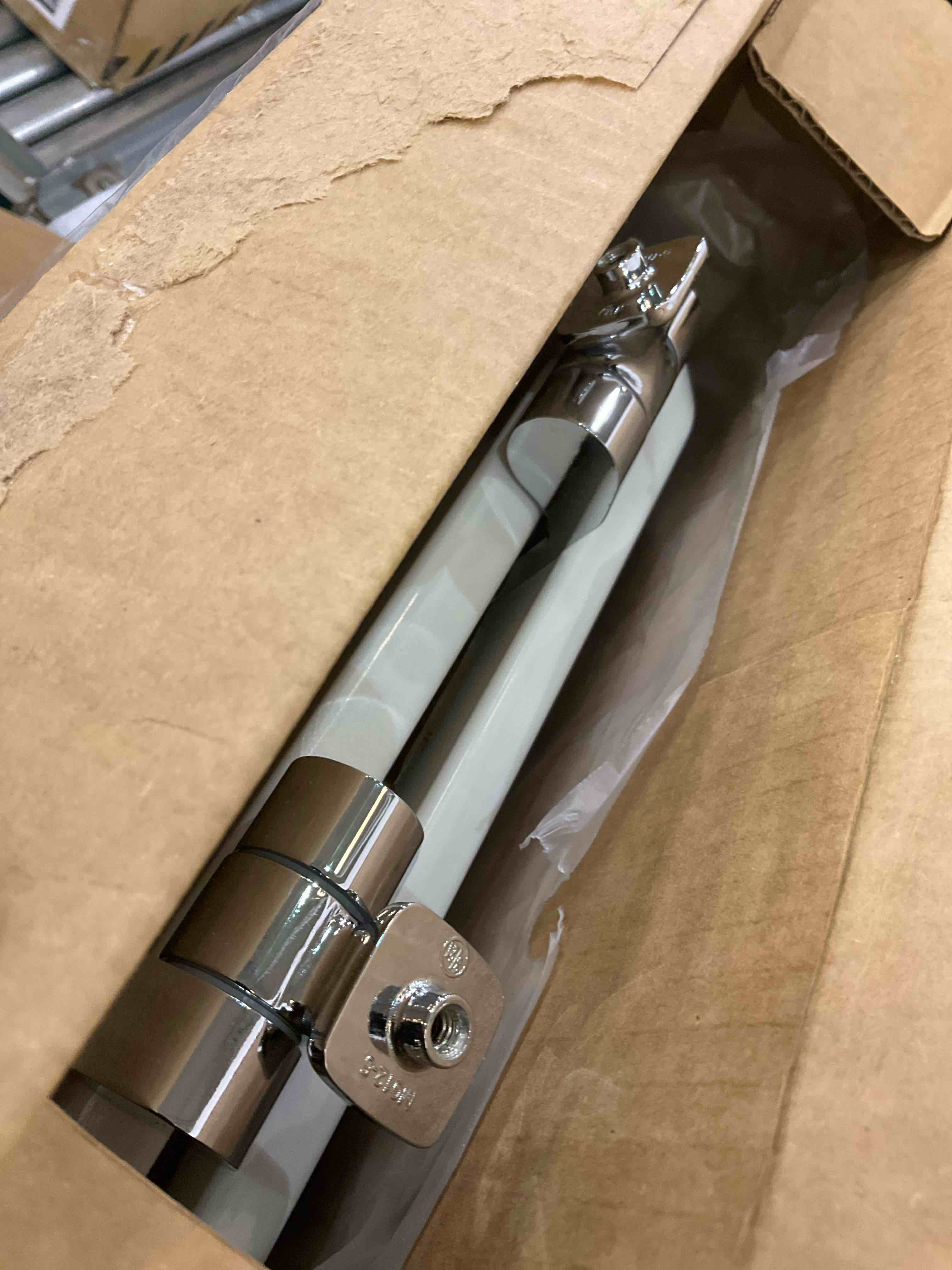 https://s3.amazonaws.com/lotting-images-prod/BargainHunt/EXS01291211_1712590106645.jpeg