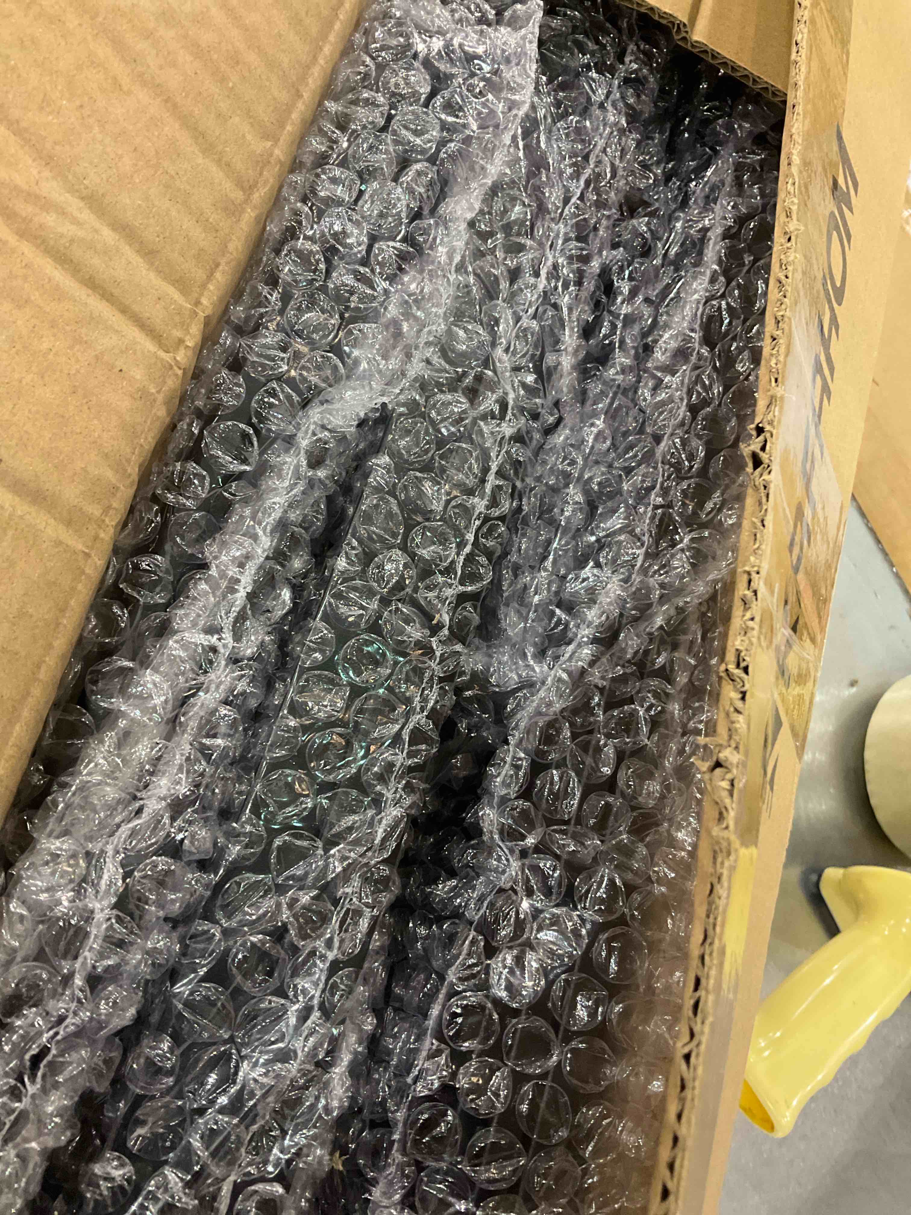 https://s3.amazonaws.com/lotting-images-prod/BargainHunt/EXS01291403_1712758855791.jpeg