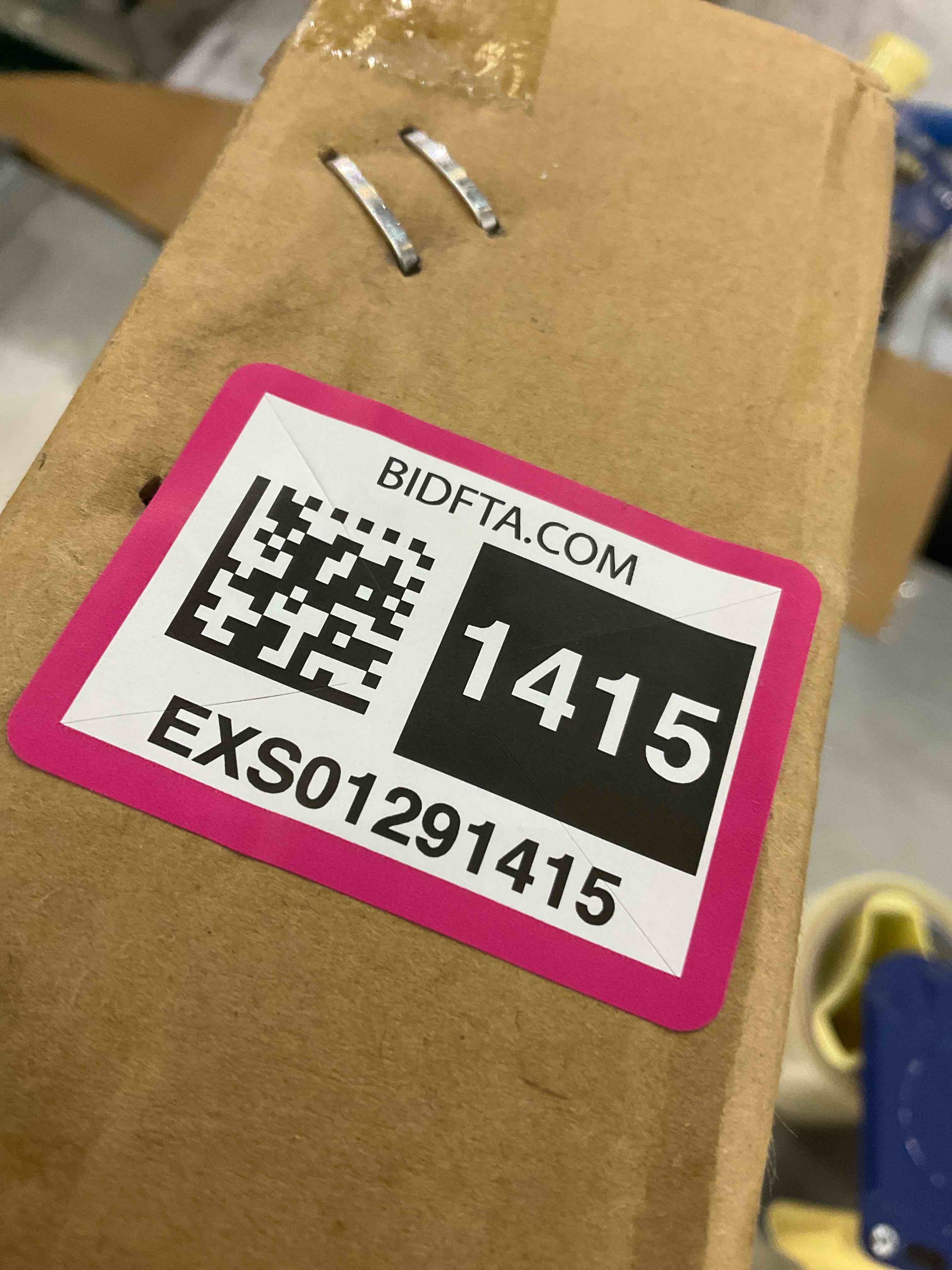 https://s3.amazonaws.com/lotting-images-prod/BargainHunt/EXS01291415_1712760065605.jpeg