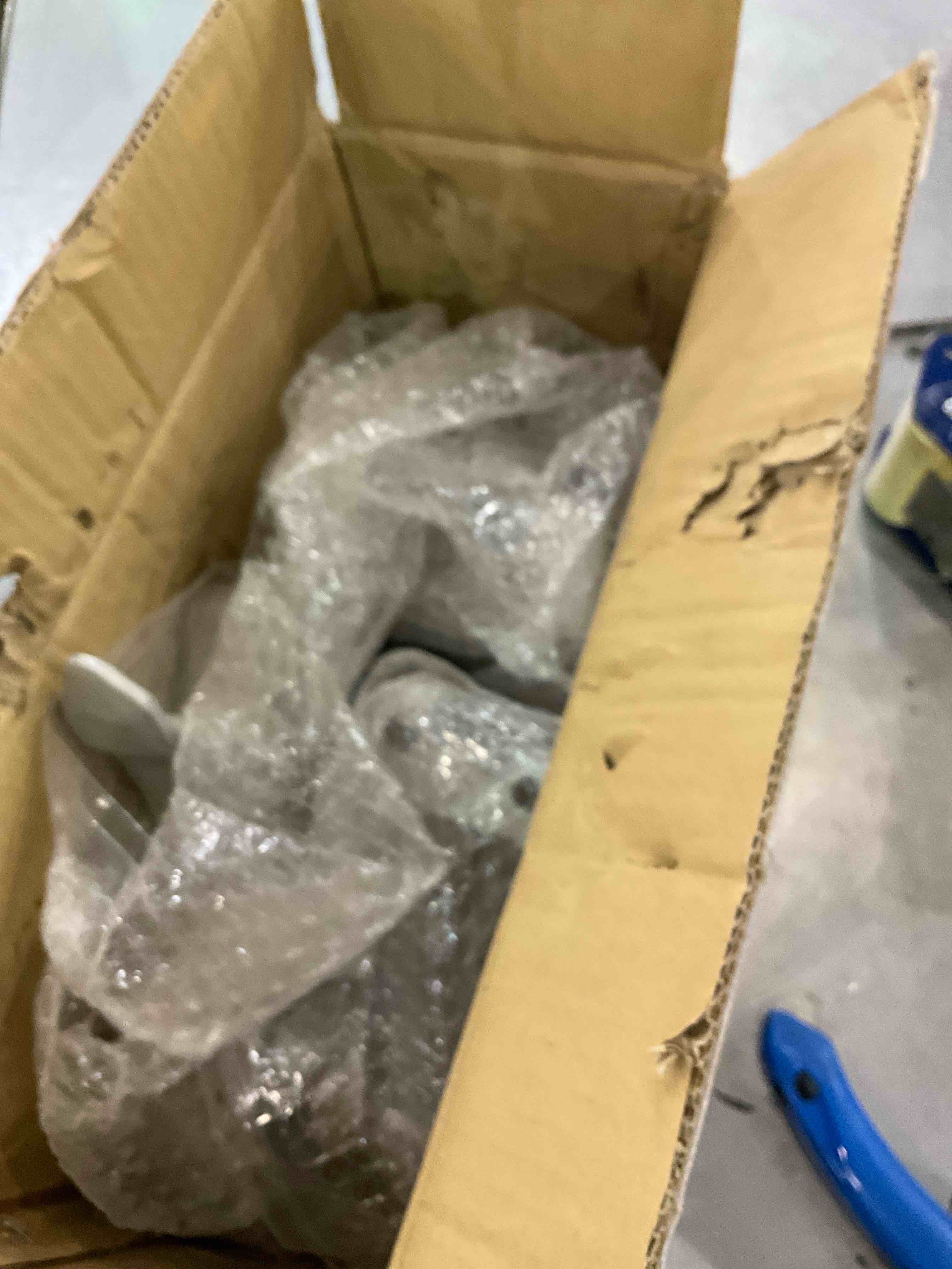 https://s3.amazonaws.com/lotting-images-prod/BargainHunt/EXS01291647_1712577877067.jpeg