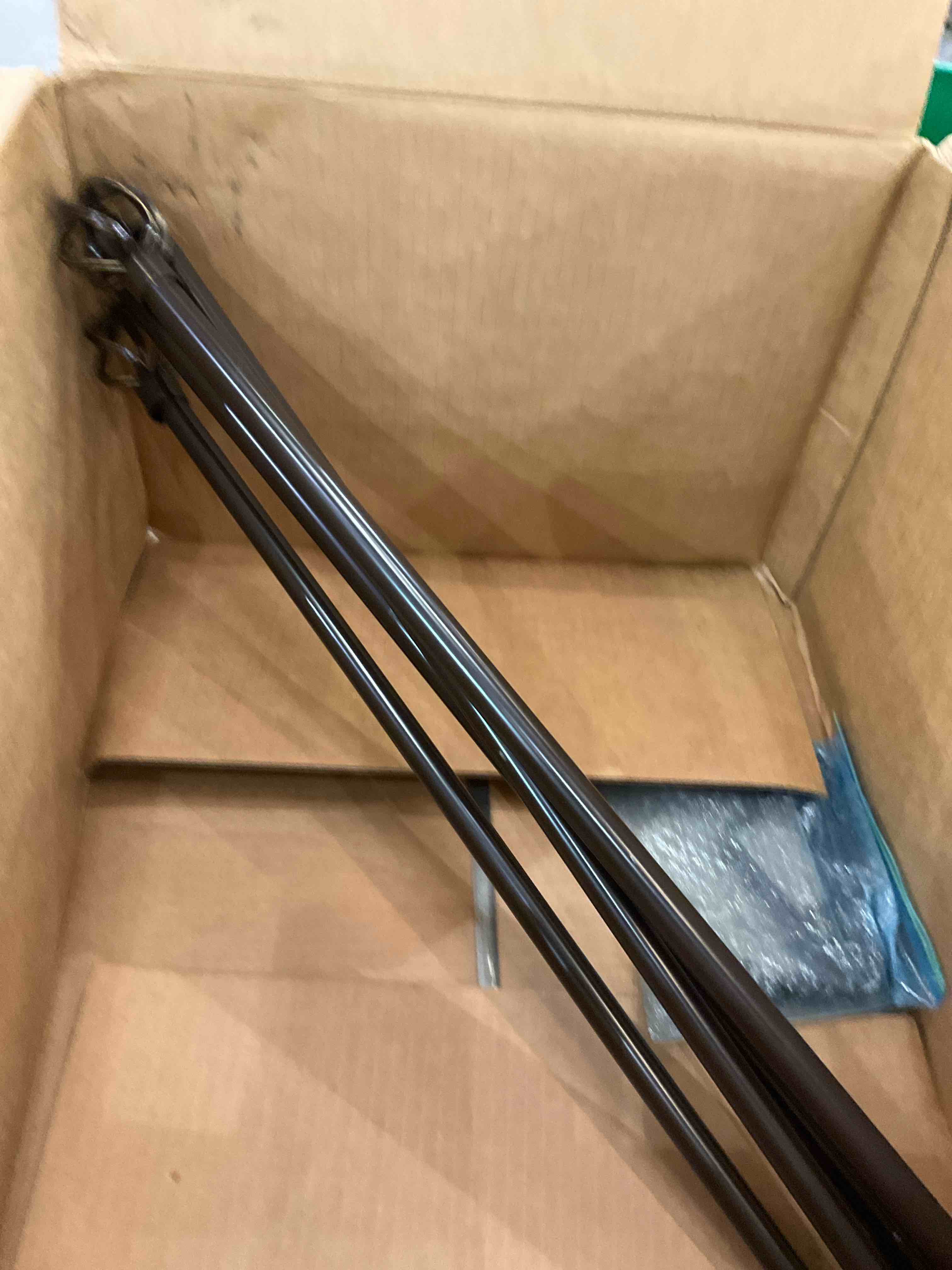 https://s3.amazonaws.com/lotting-images-prod/BargainHunt/EXS01291748_1712596221117.jpeg