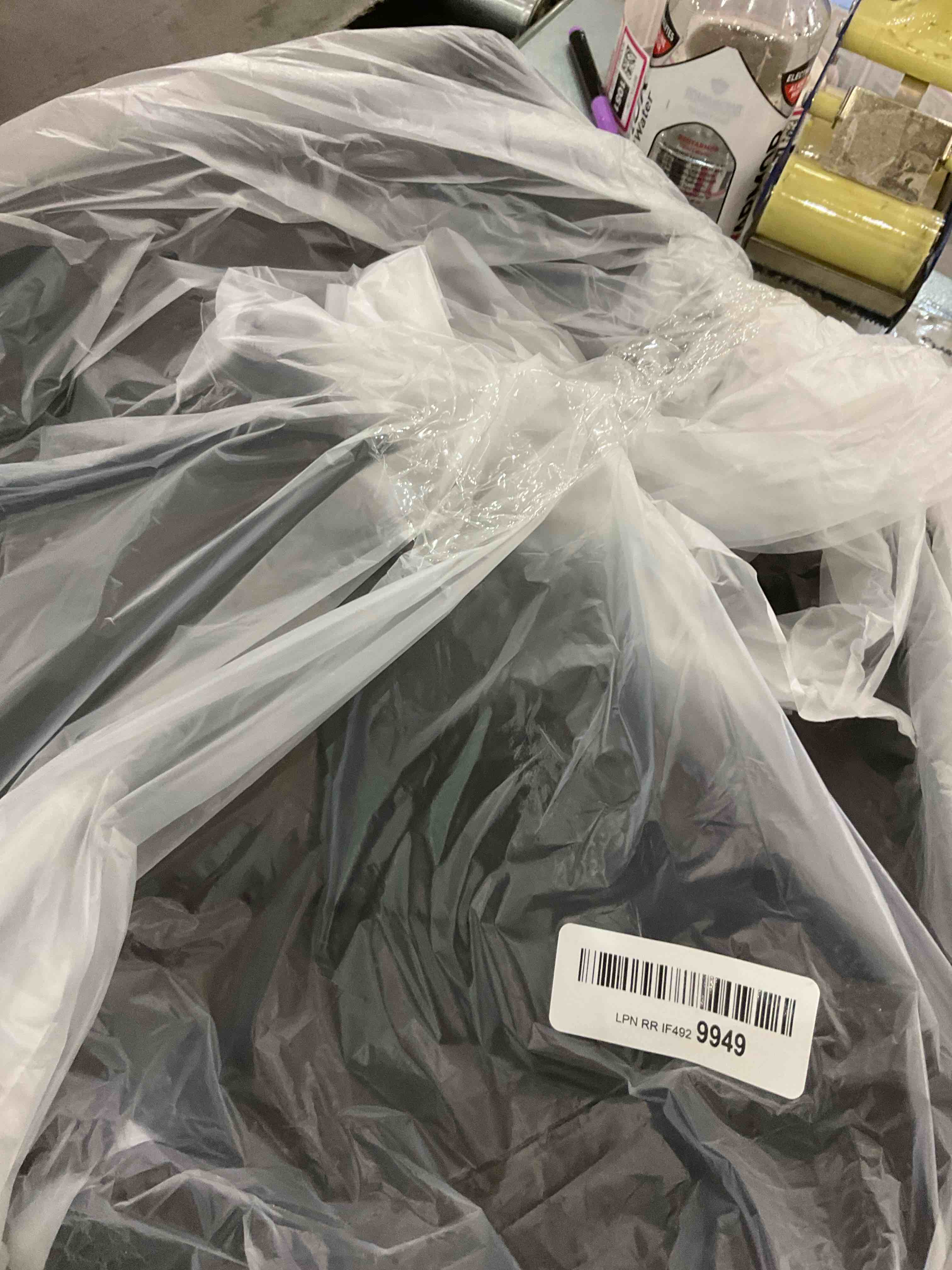 https://s3.amazonaws.com/lotting-images-prod/BargainHunt/EXS01291885_1712682955057.jpeg