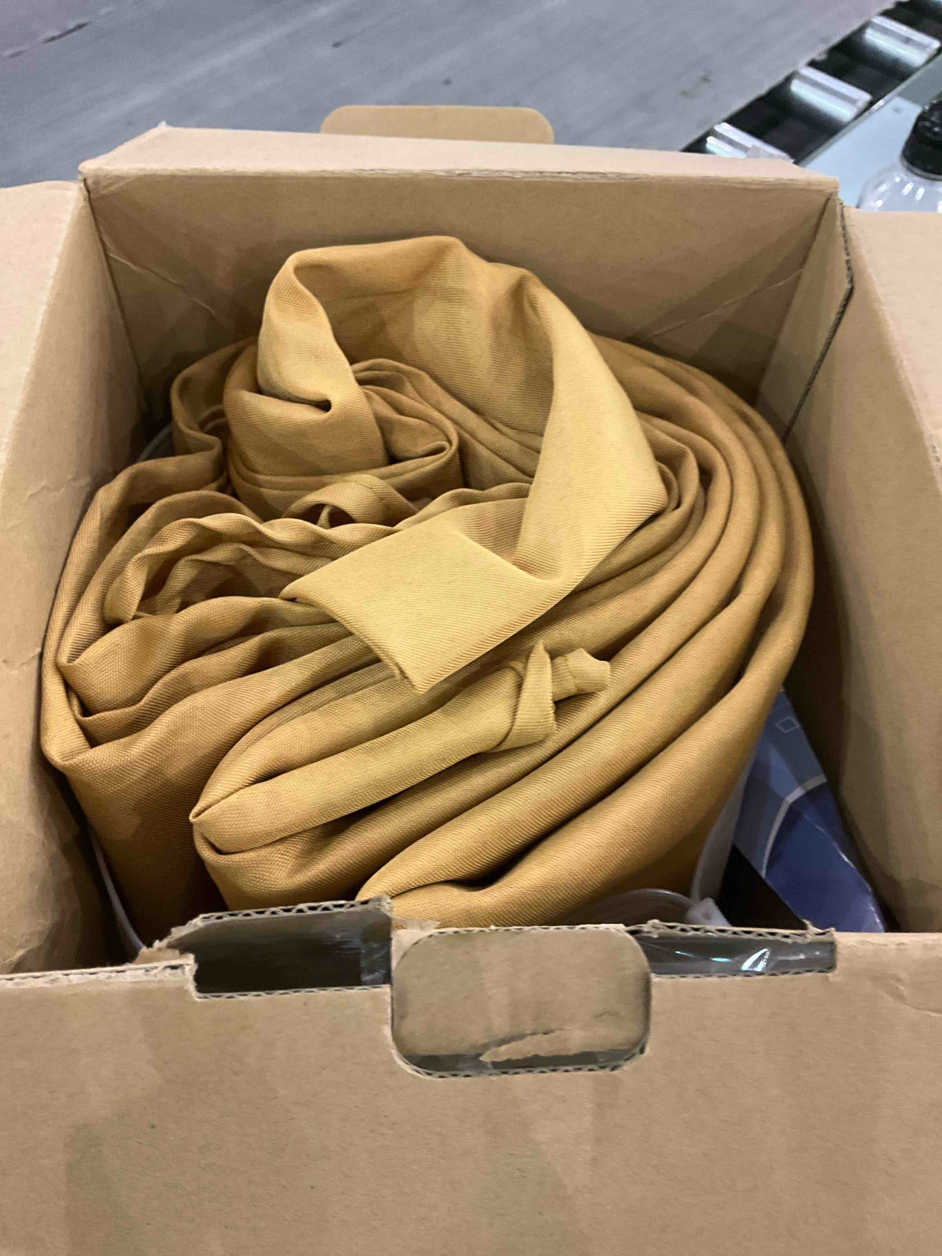 https://s3.amazonaws.com/lotting-images-prod/BargainHunt/EXS01291958_1712751186339.jpeg