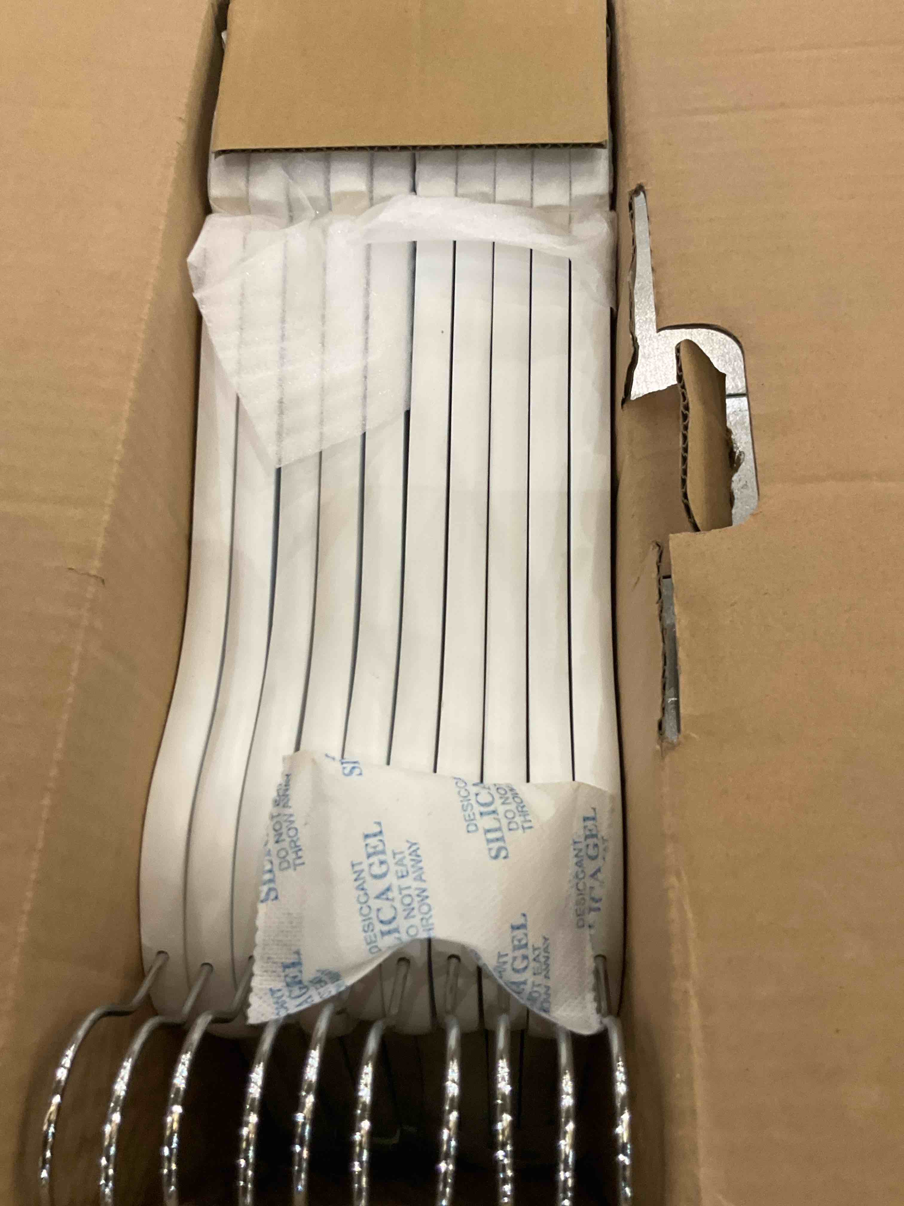https://s3.amazonaws.com/lotting-images-prod/BargainHunt/EXS01292007_1713373328278.jpeg