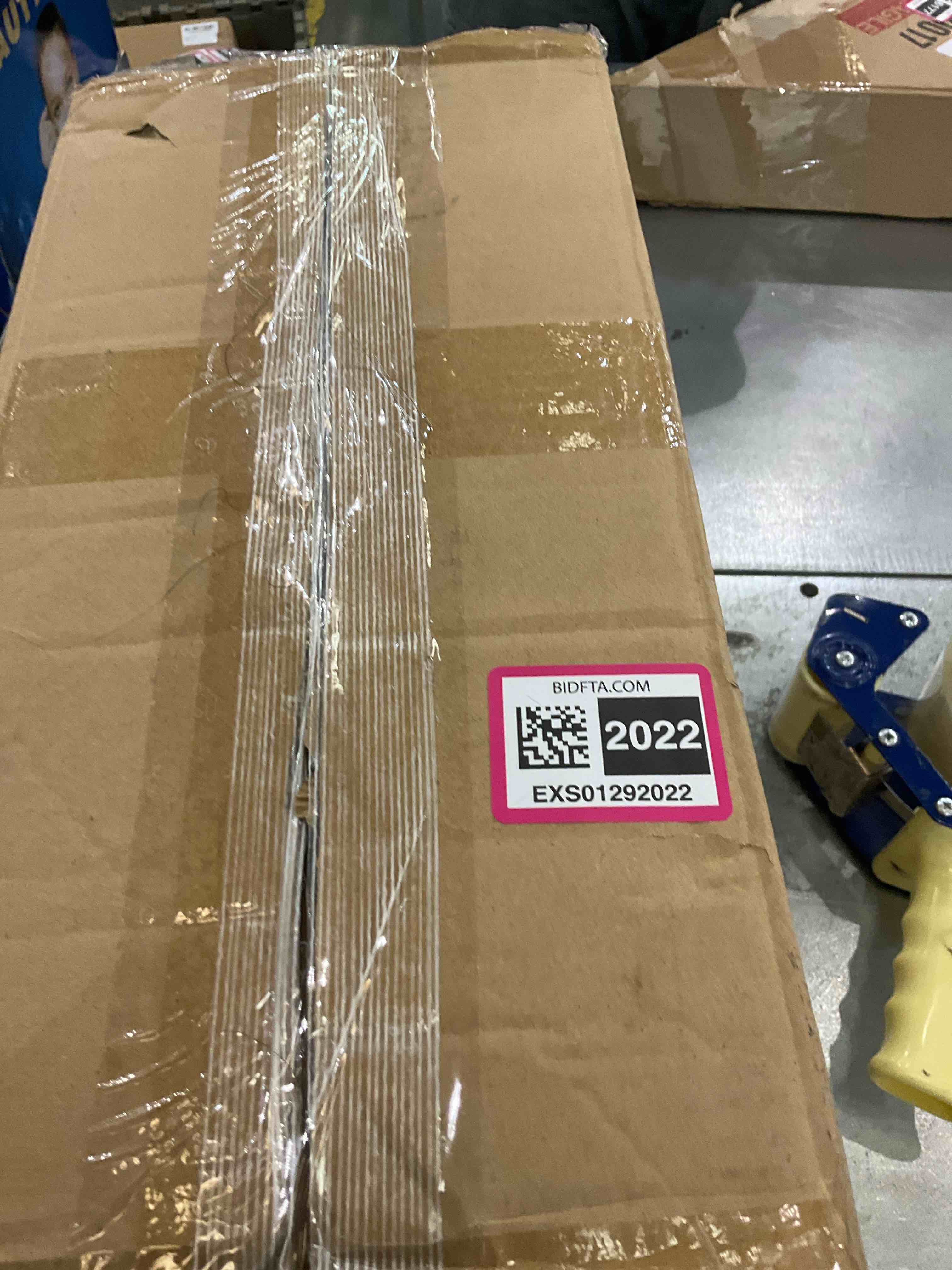 https://s3.amazonaws.com/lotting-images-prod/BargainHunt/EXS01292022_1713374787653.jpeg