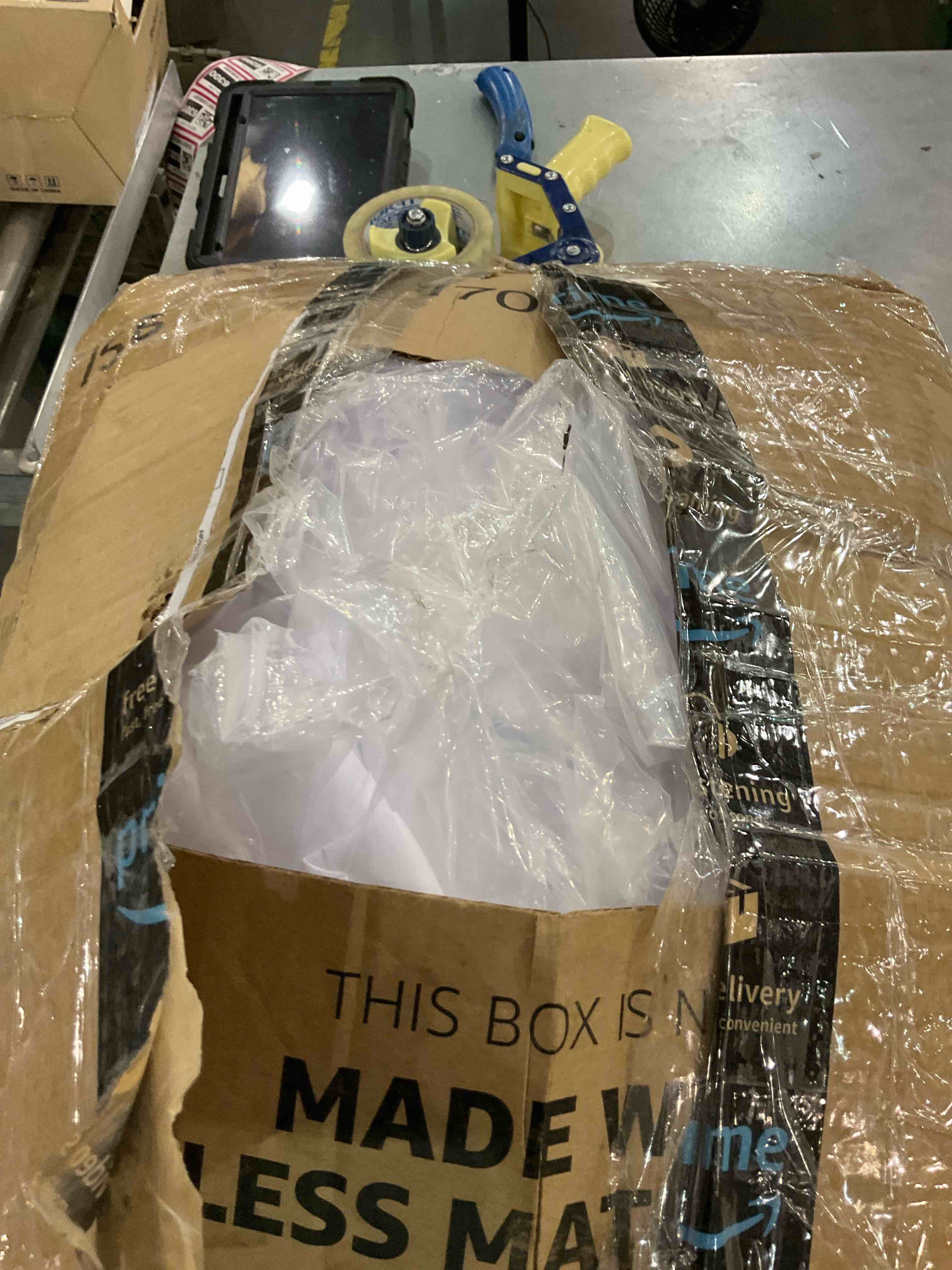 https://s3.amazonaws.com/lotting-images-prod/BargainHunt/EXS01292287_1713537682562.jpeg