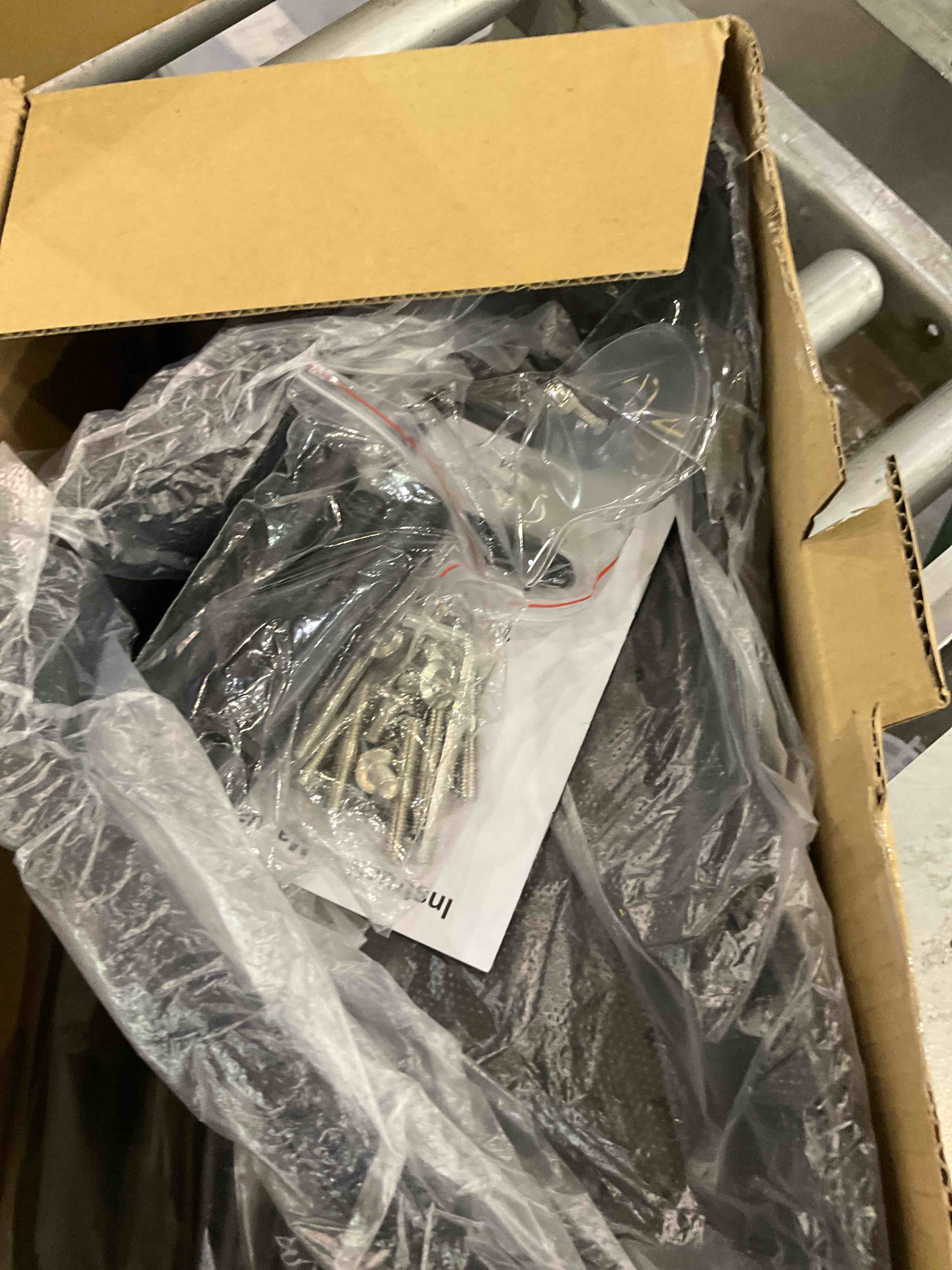 https://s3.amazonaws.com/lotting-images-prod/BargainHunt/EXS01292302_1713538898319.jpeg