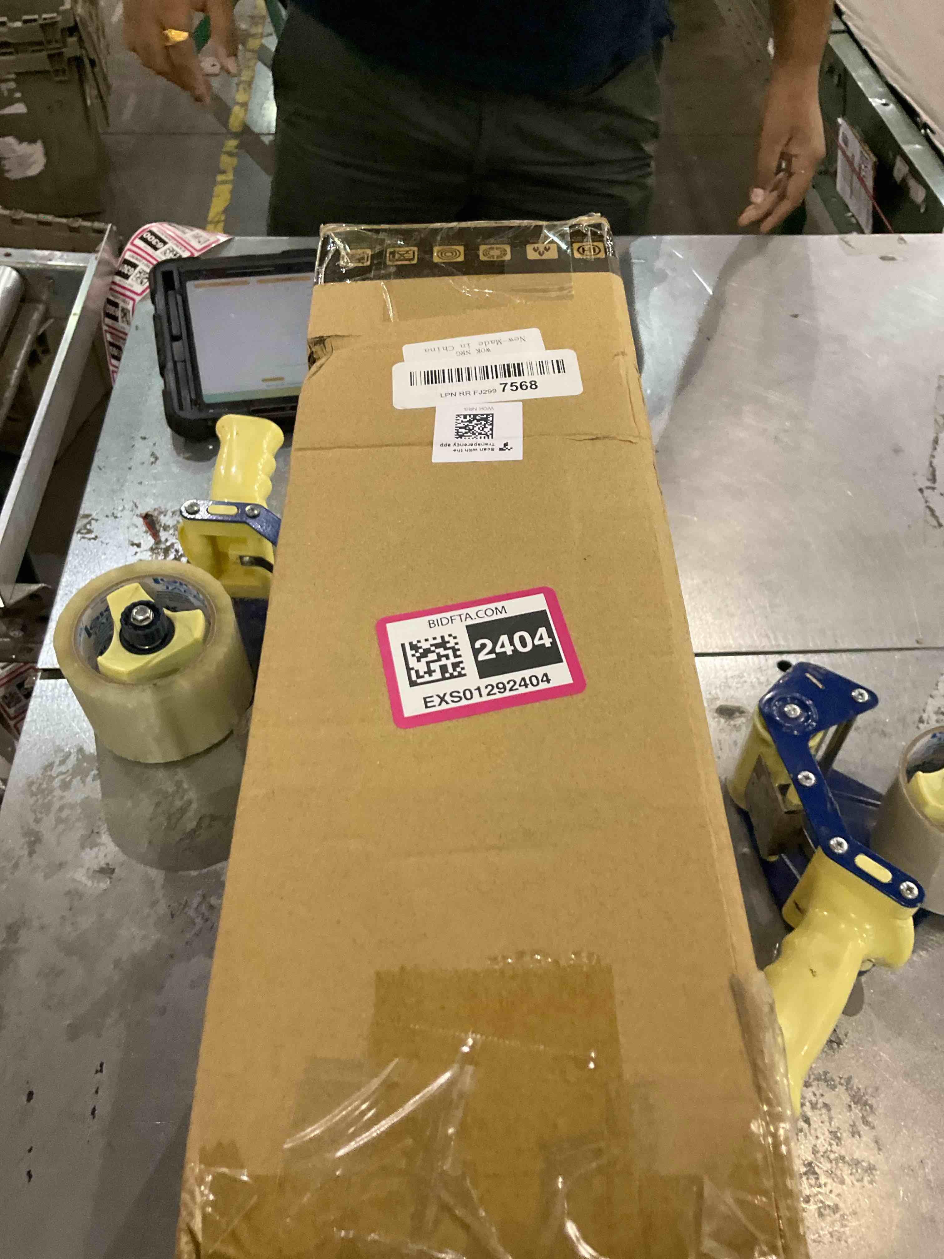 https://s3.amazonaws.com/lotting-images-prod/BargainHunt/EXS01292404_1713784603377.jpeg