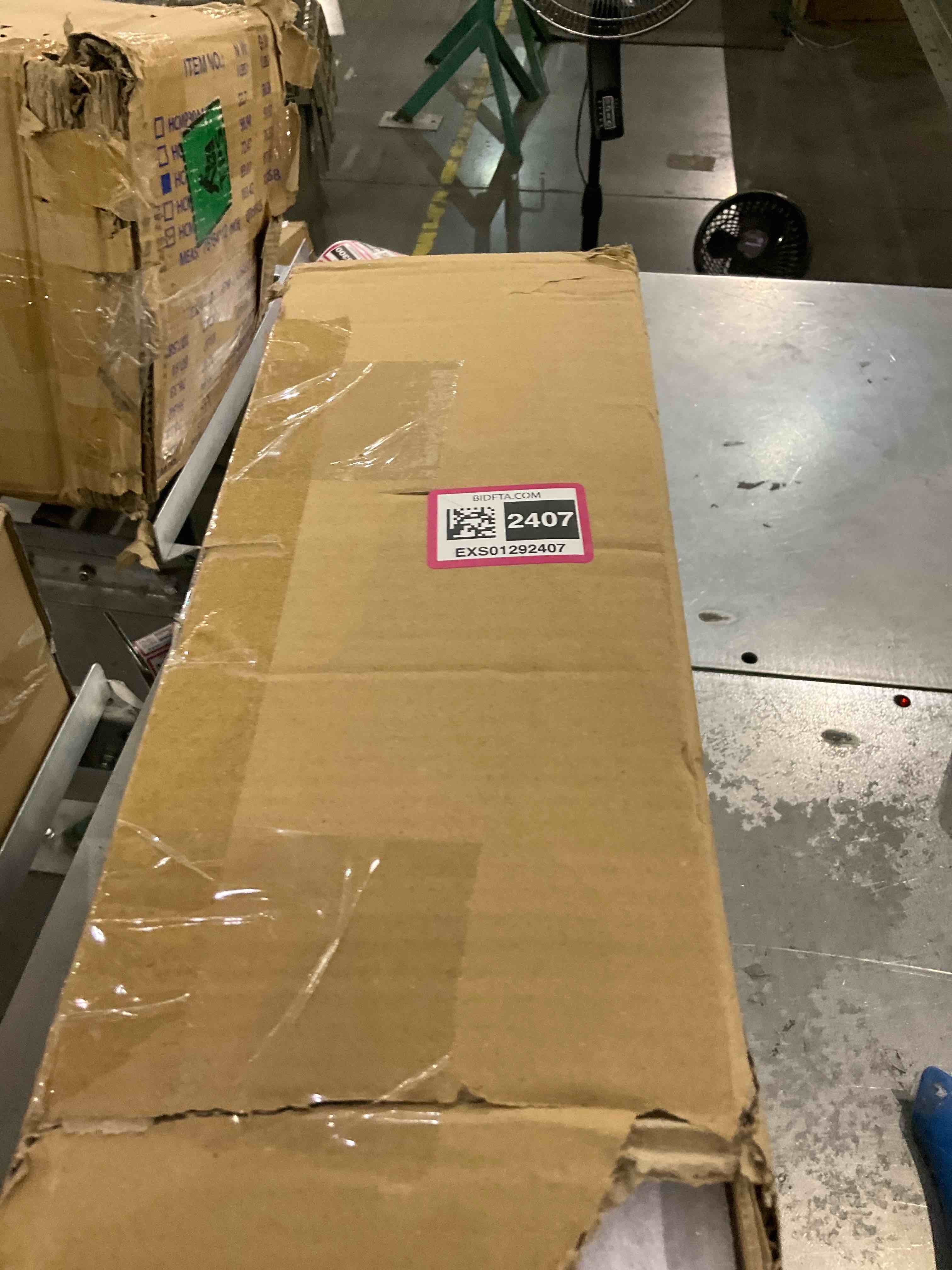 https://s3.amazonaws.com/lotting-images-prod/BargainHunt/EXS01292407_1713784891653.jpeg