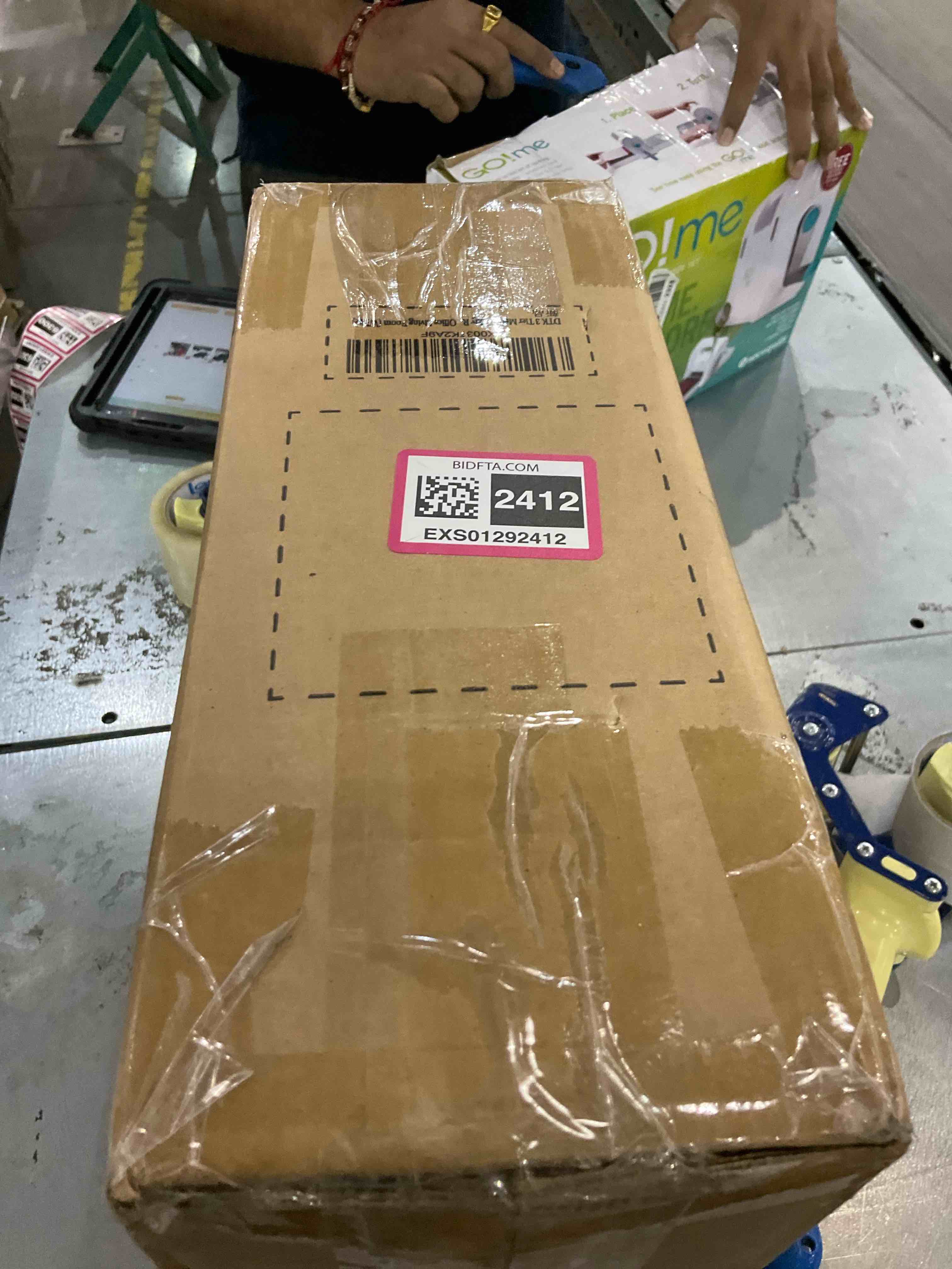 https://s3.amazonaws.com/lotting-images-prod/BargainHunt/EXS01292412_1713785426122.jpeg