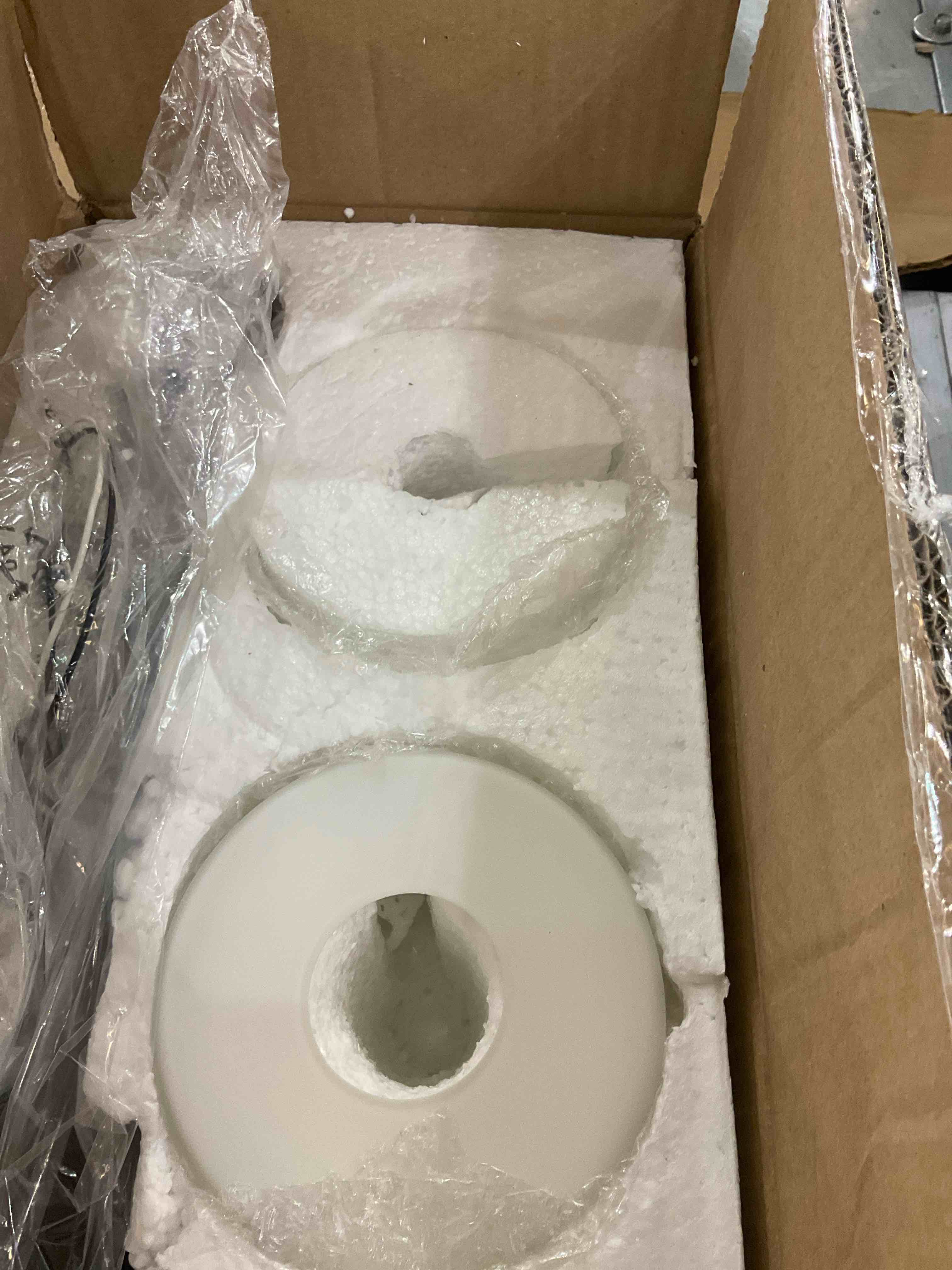 https://s3.amazonaws.com/lotting-images-prod/BargainHunt/EXS01292526_1712324428109.jpeg