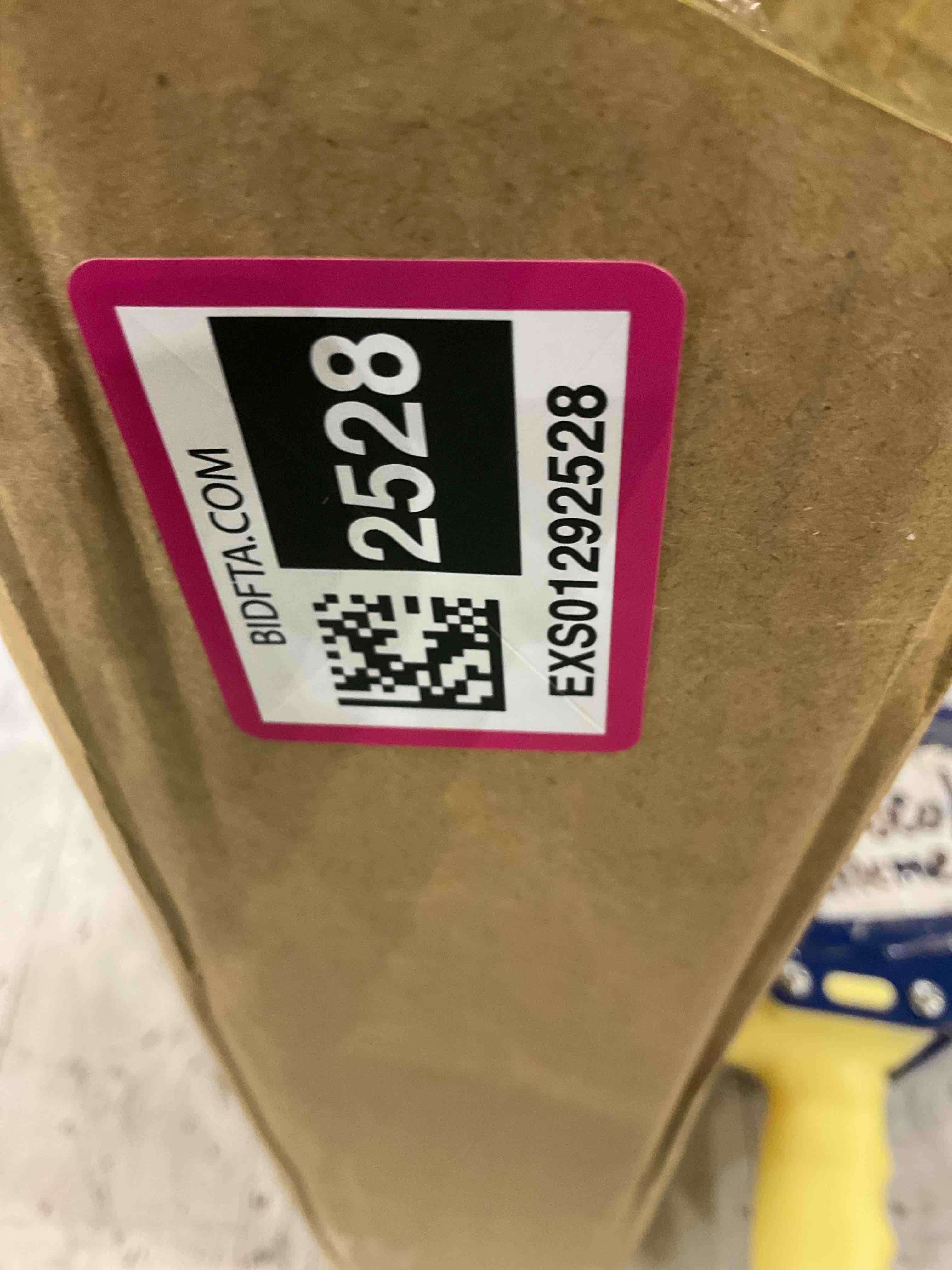 https://s3.amazonaws.com/lotting-images-prod/BargainHunt/EXS01292528_1712324655837.jpeg