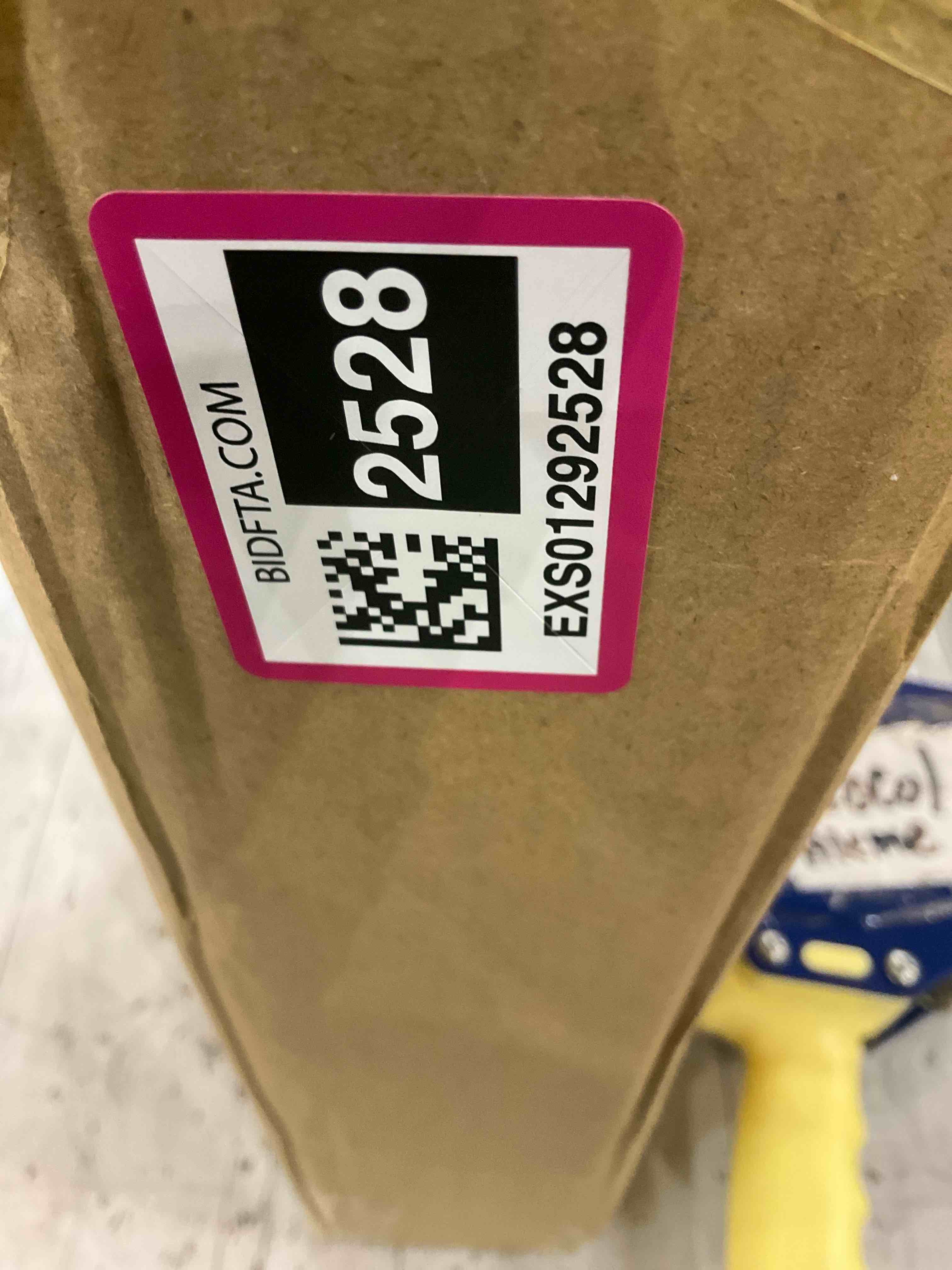 https://s3.amazonaws.com/lotting-images-prod/BargainHunt/EXS01292528_1712324656967.jpeg