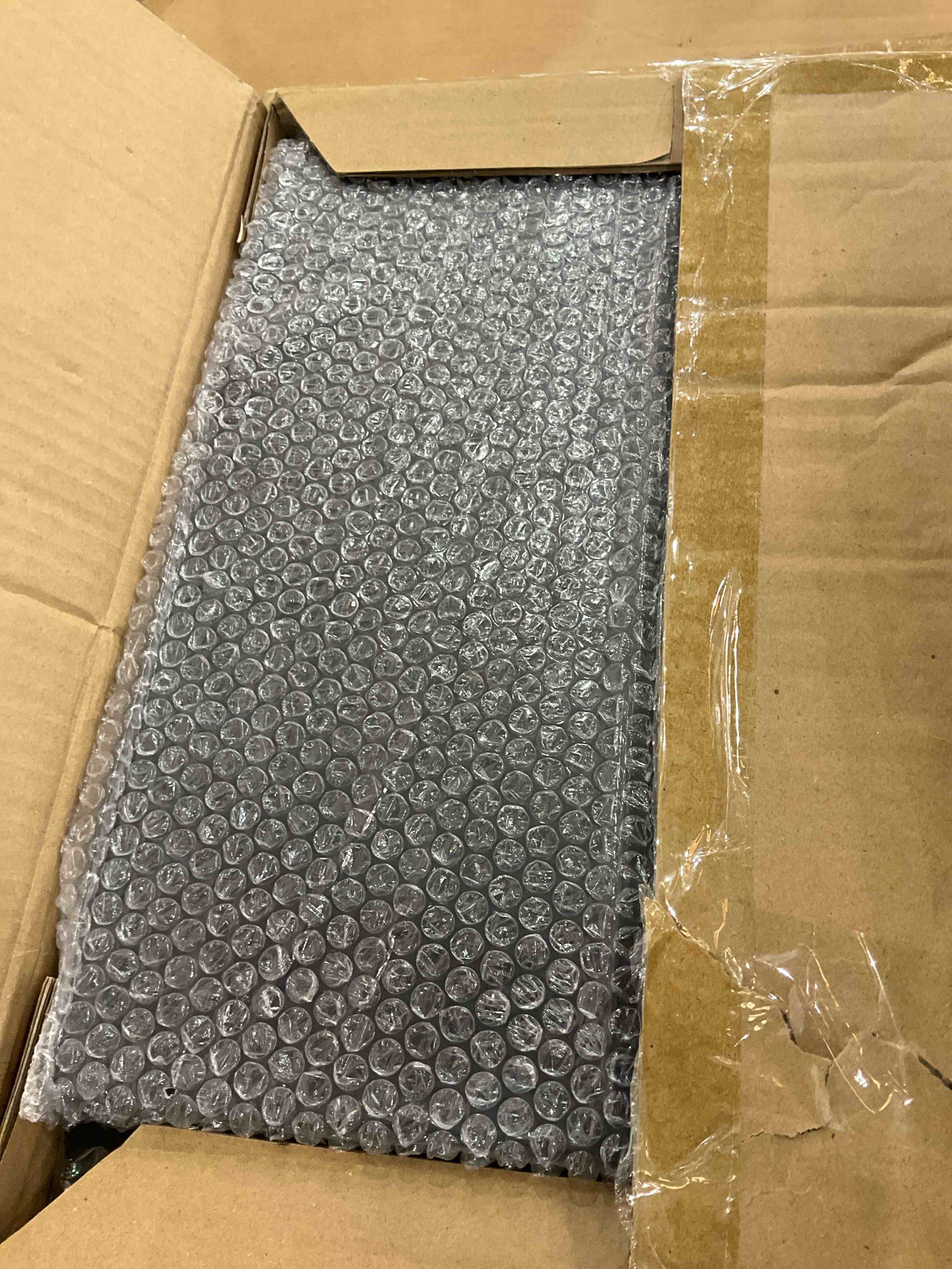 https://s3.amazonaws.com/lotting-images-prod/BargainHunt/EXS01292536_1712325728638.jpeg