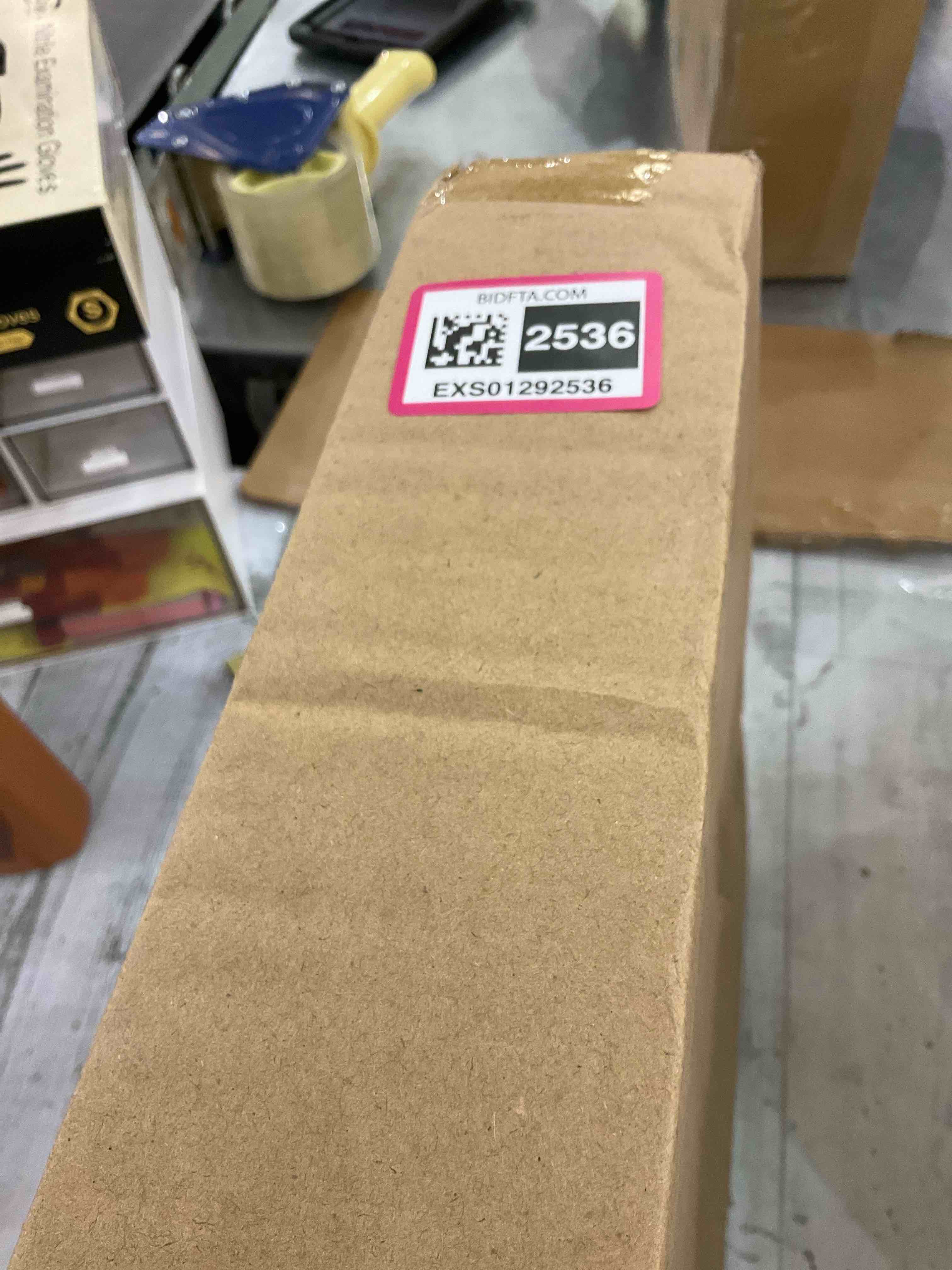 https://s3.amazonaws.com/lotting-images-prod/BargainHunt/EXS01292536_1712325791534.jpeg