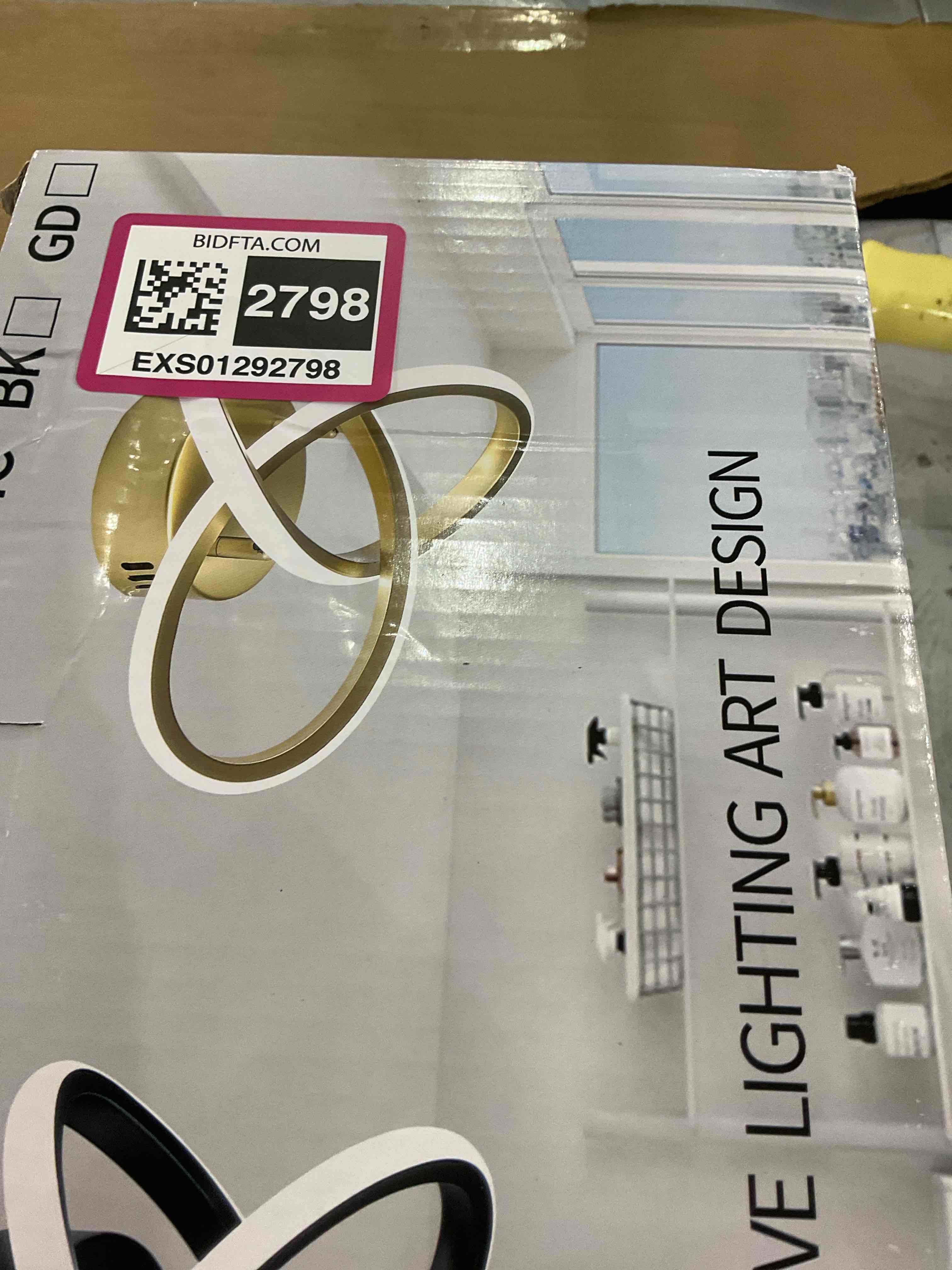https://s3.amazonaws.com/lotting-images-prod/BargainHunt/EXS01292798_1712664406150.jpeg