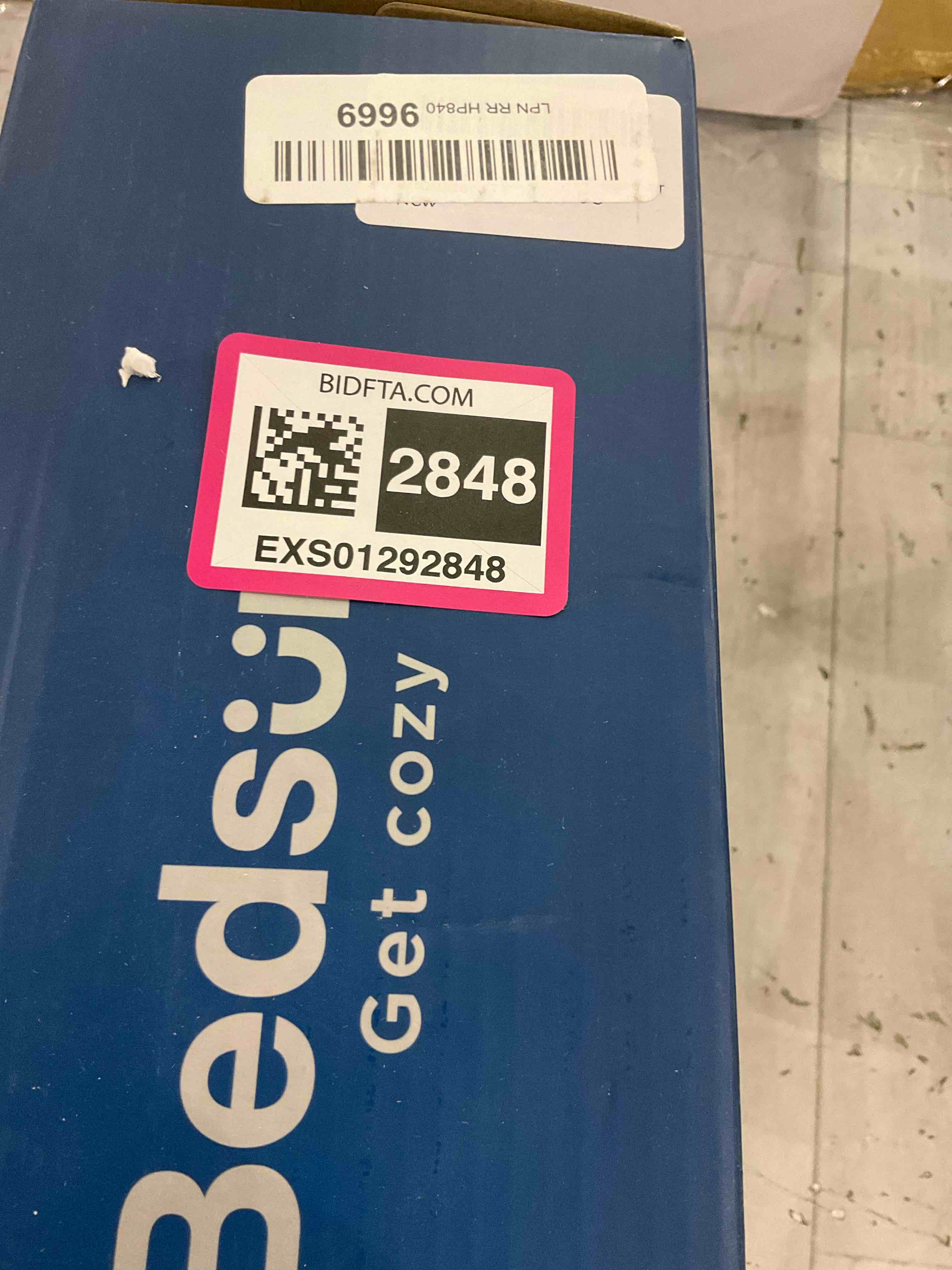 https://s3.amazonaws.com/lotting-images-prod/BargainHunt/EXS01292848_1712682531455.jpeg