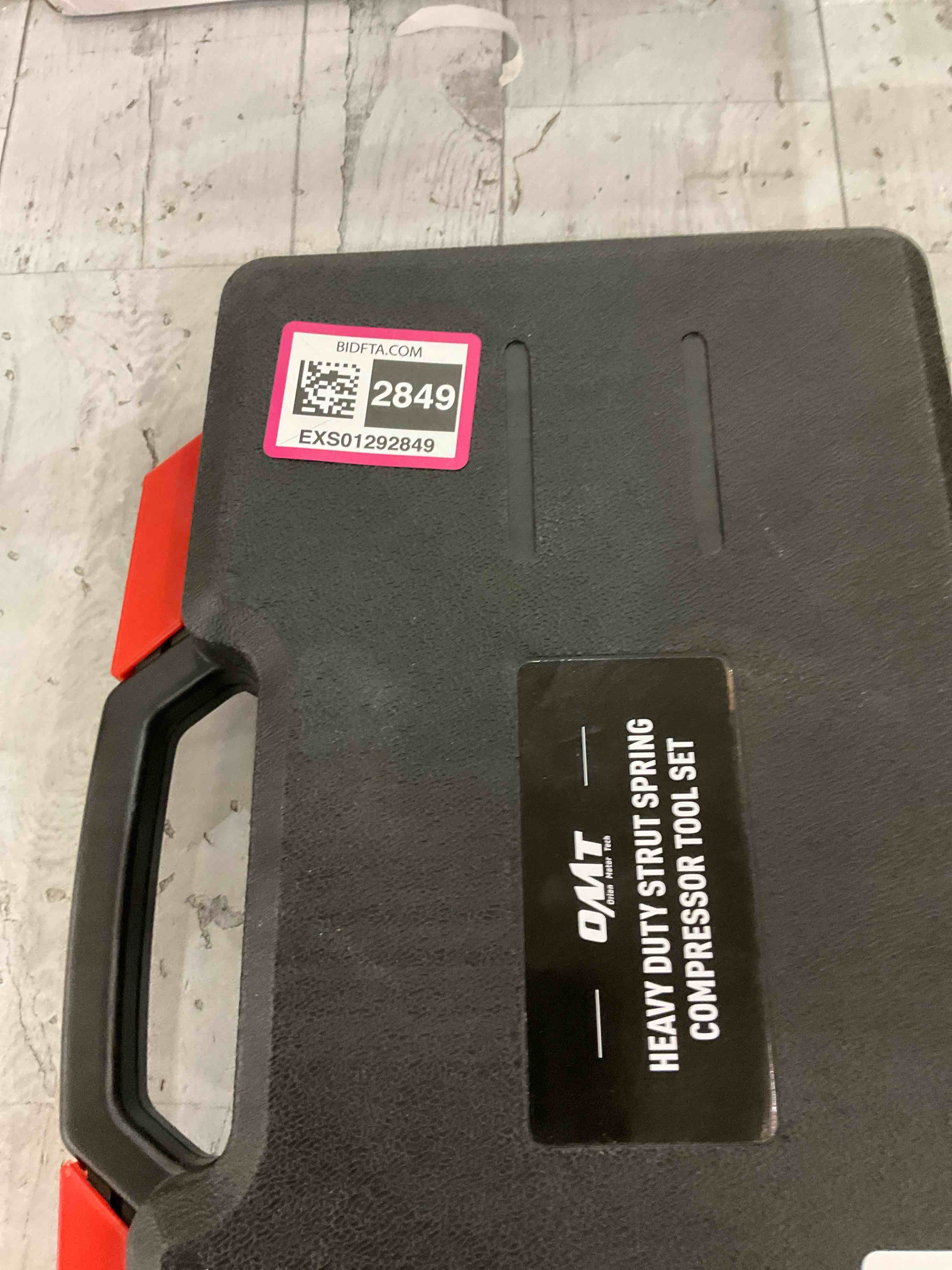 https://s3.amazonaws.com/lotting-images-prod/BargainHunt/EXS01292849_1712682696518.jpeg