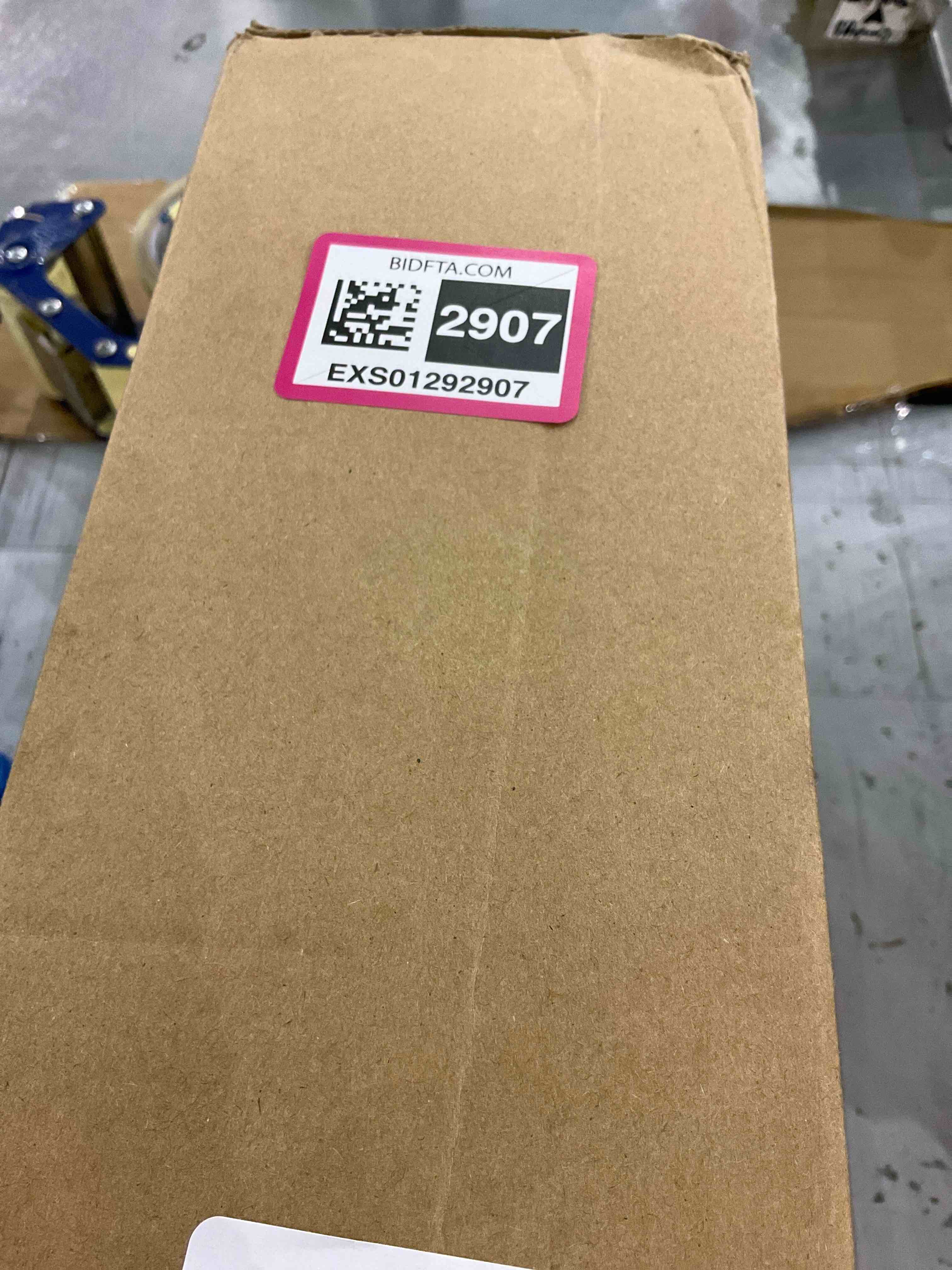 https://s3.amazonaws.com/lotting-images-prod/BargainHunt/EXS01292907_1712748080523.jpeg