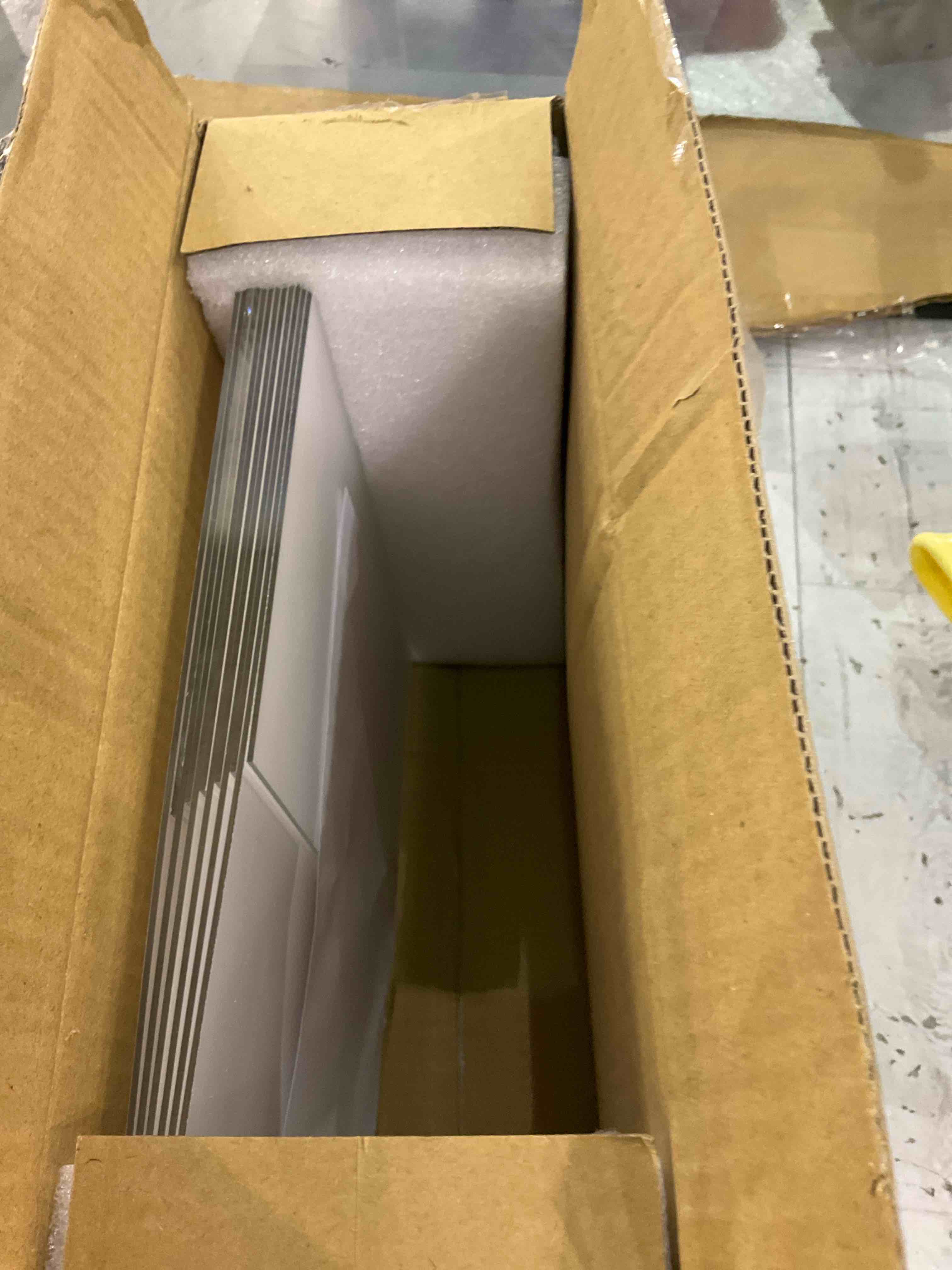 https://s3.amazonaws.com/lotting-images-prod/BargainHunt/EXS01292920_1712749060920.jpeg
