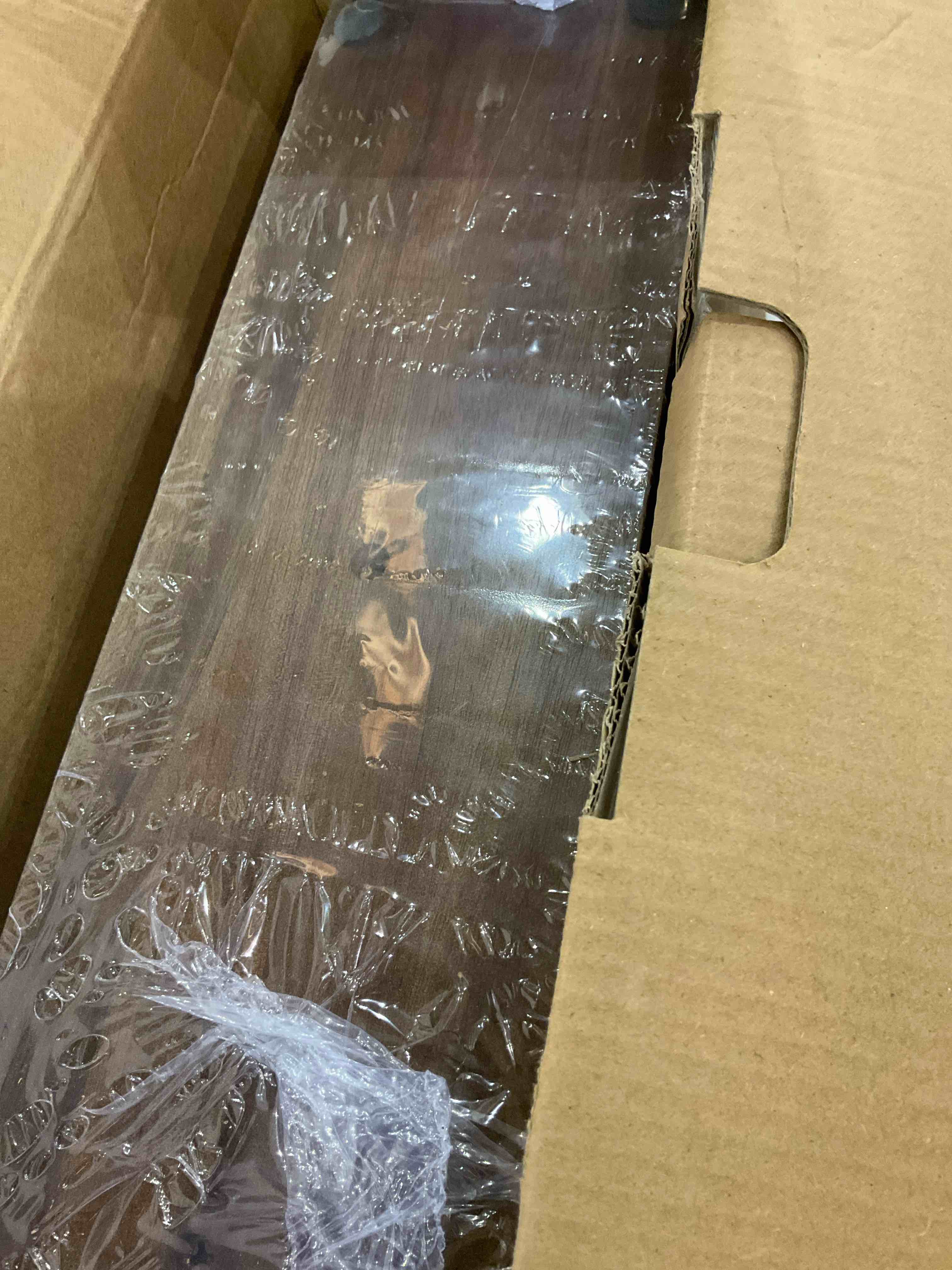 https://s3.amazonaws.com/lotting-images-prod/BargainHunt/EXS01292991_1712758703855.jpeg