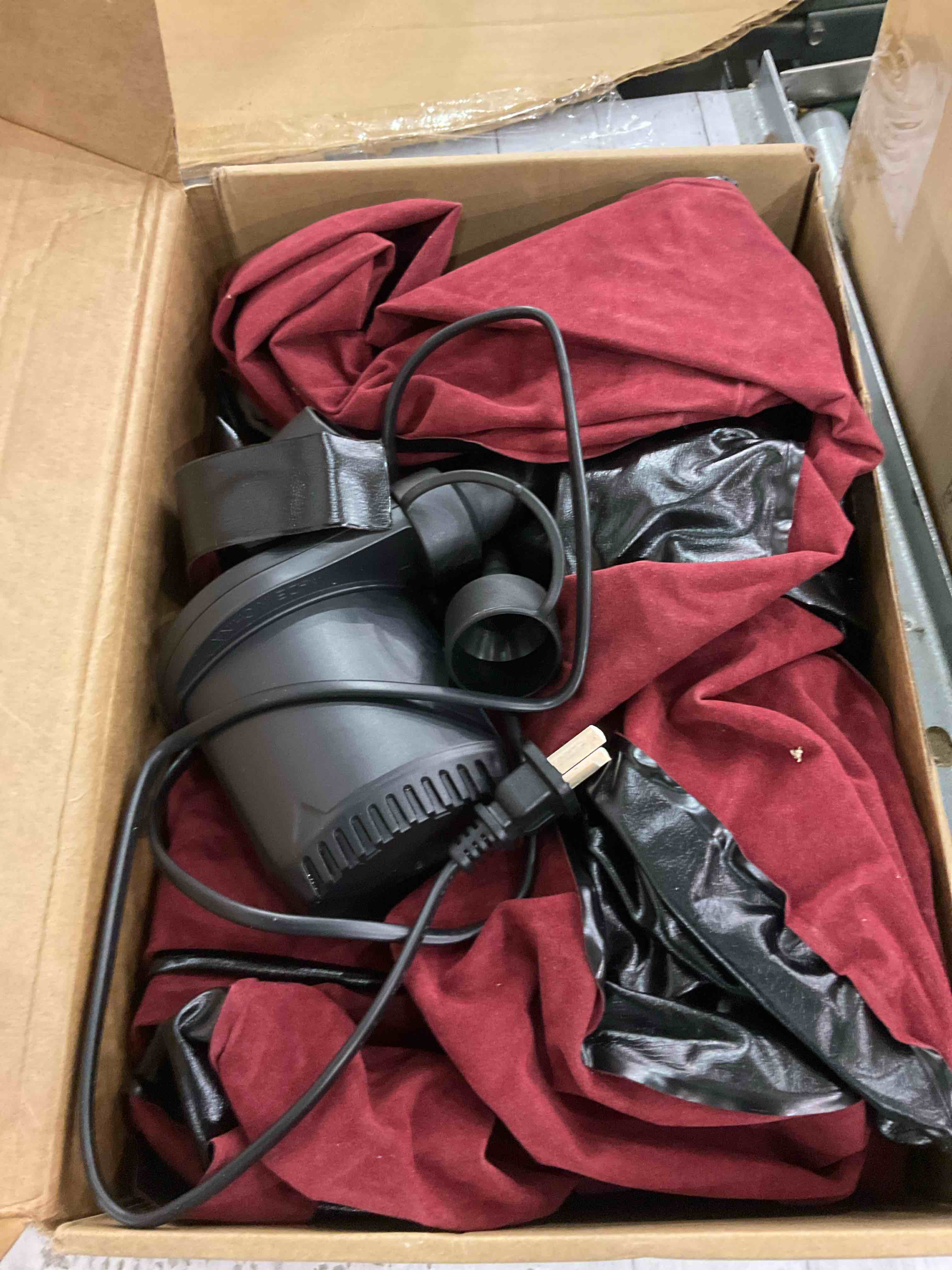 https://s3.amazonaws.com/lotting-images-prod/BargainHunt/EXS01292993_1712758883097.jpeg