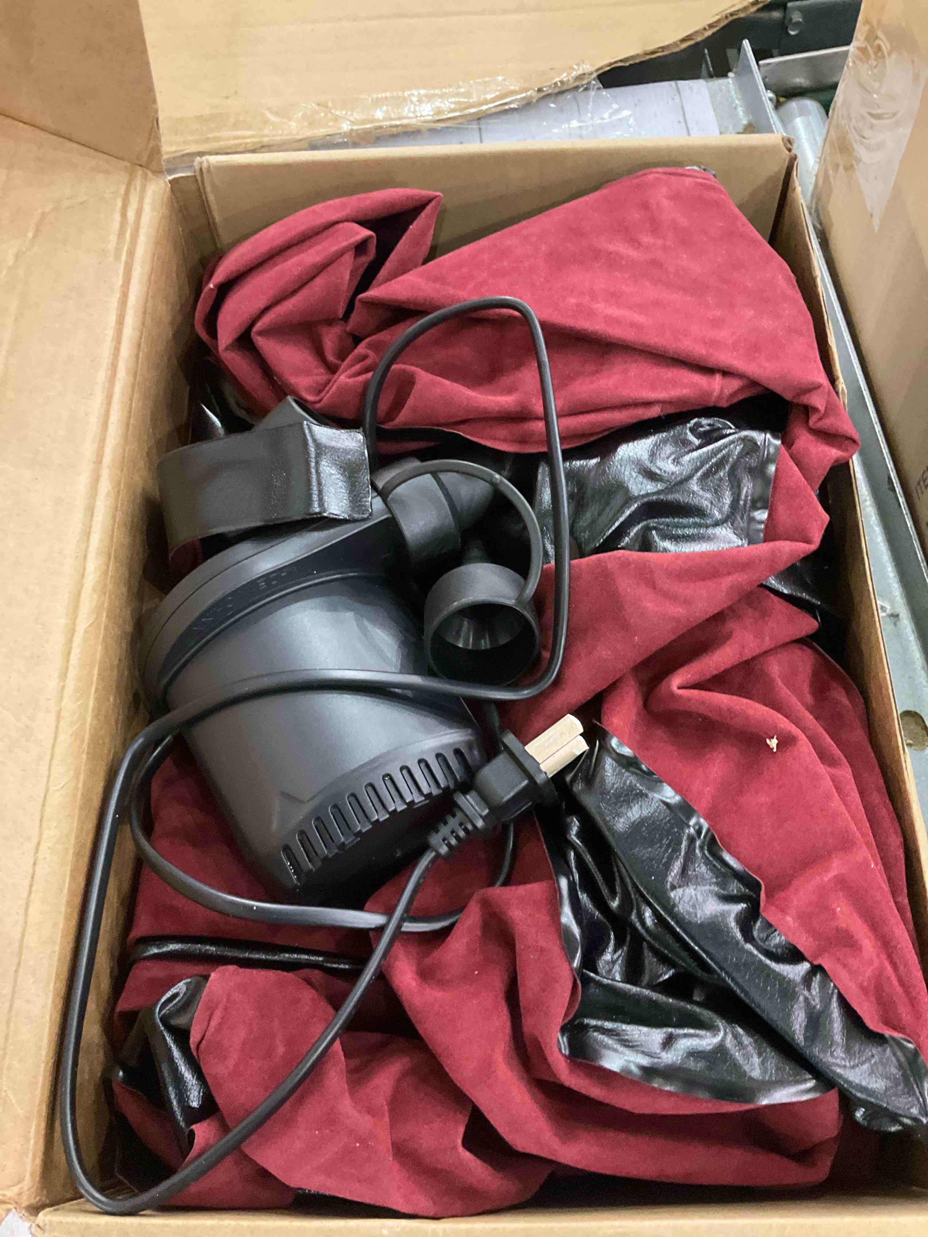 https://s3.amazonaws.com/lotting-images-prod/BargainHunt/EXS01292993_1712758883990.jpeg