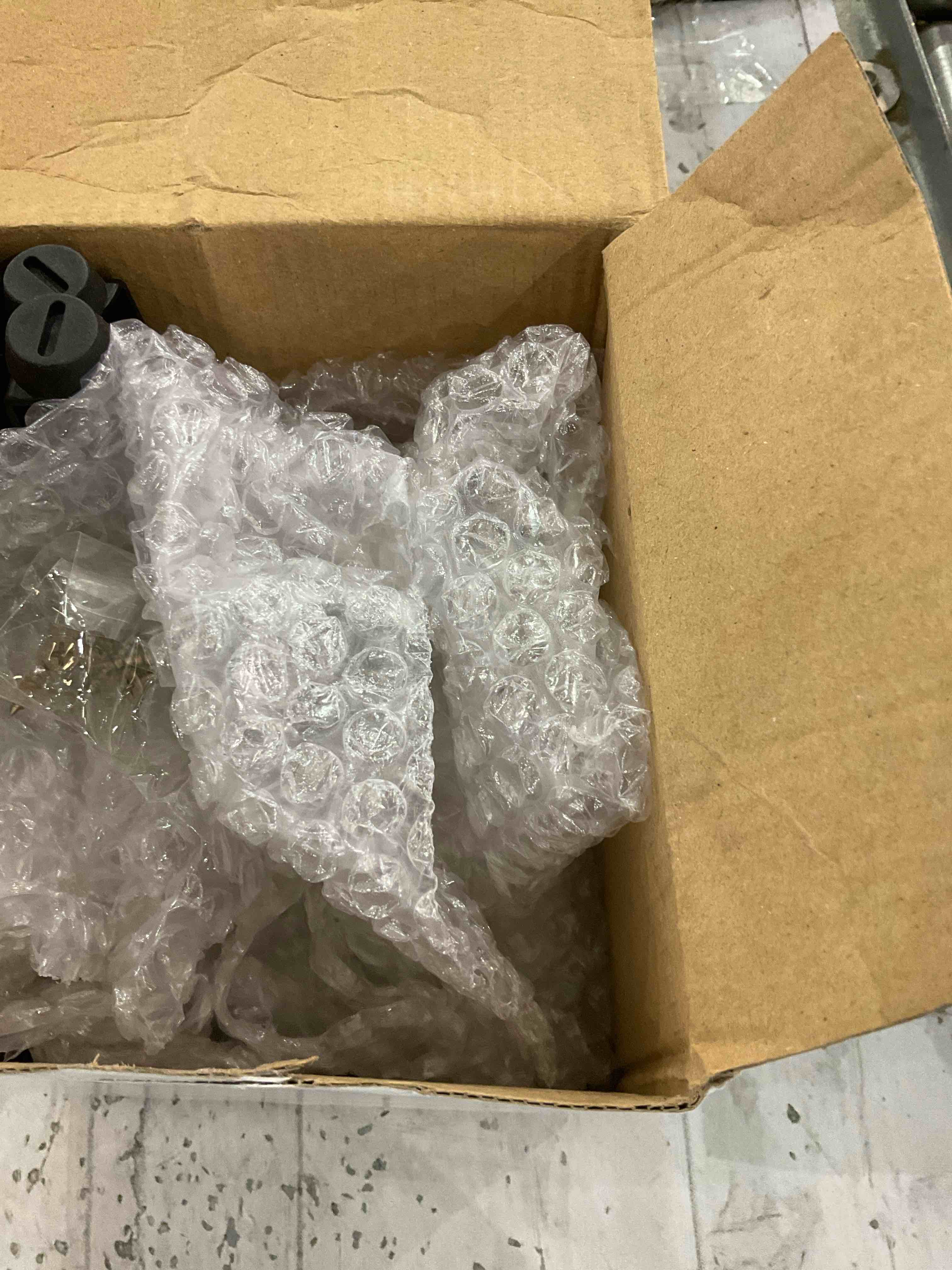 https://s3.amazonaws.com/lotting-images-prod/BargainHunt/EXS01292997_1712759266509.jpeg