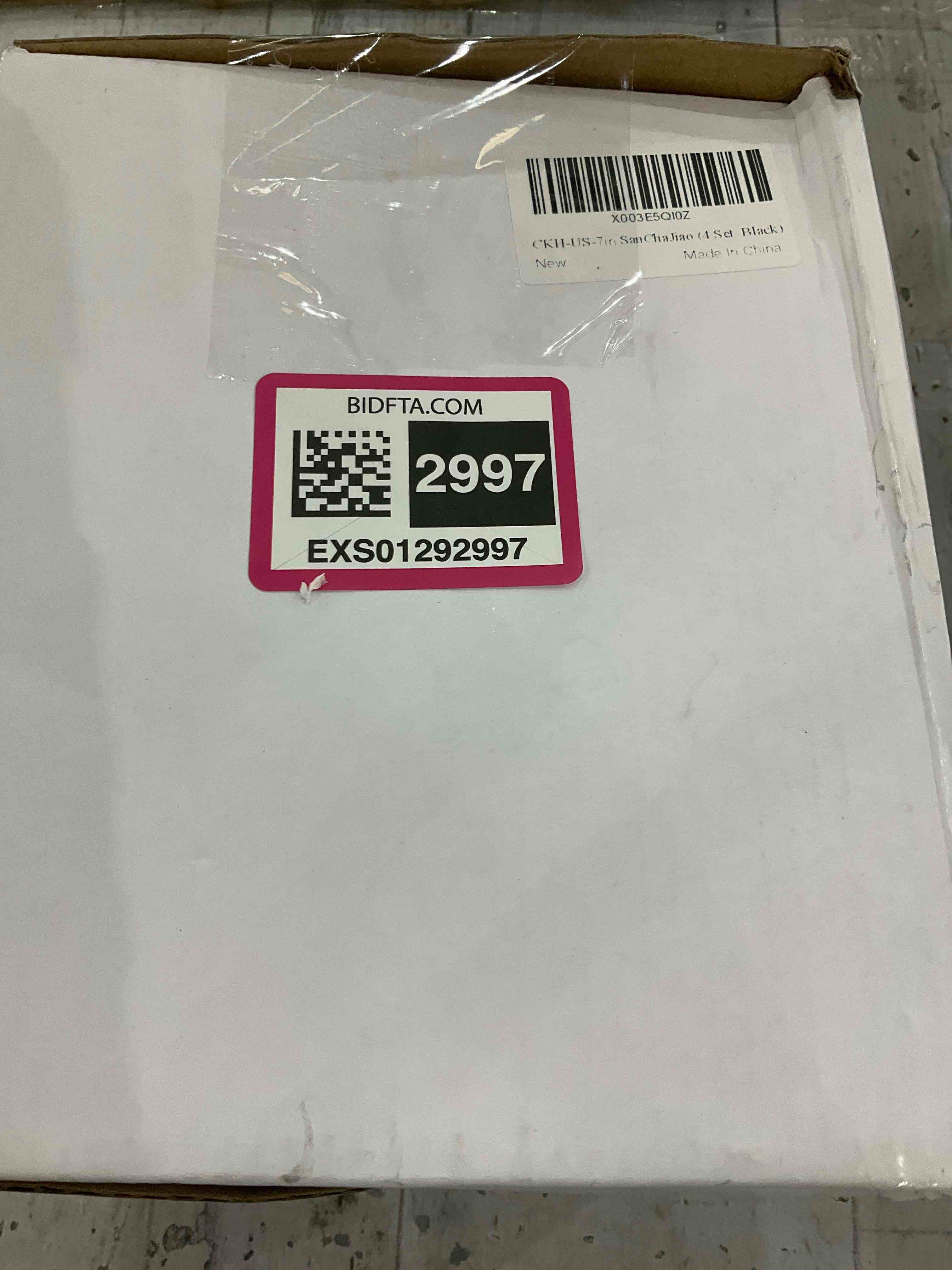 https://s3.amazonaws.com/lotting-images-prod/BargainHunt/EXS01292997_1712759295713.jpeg