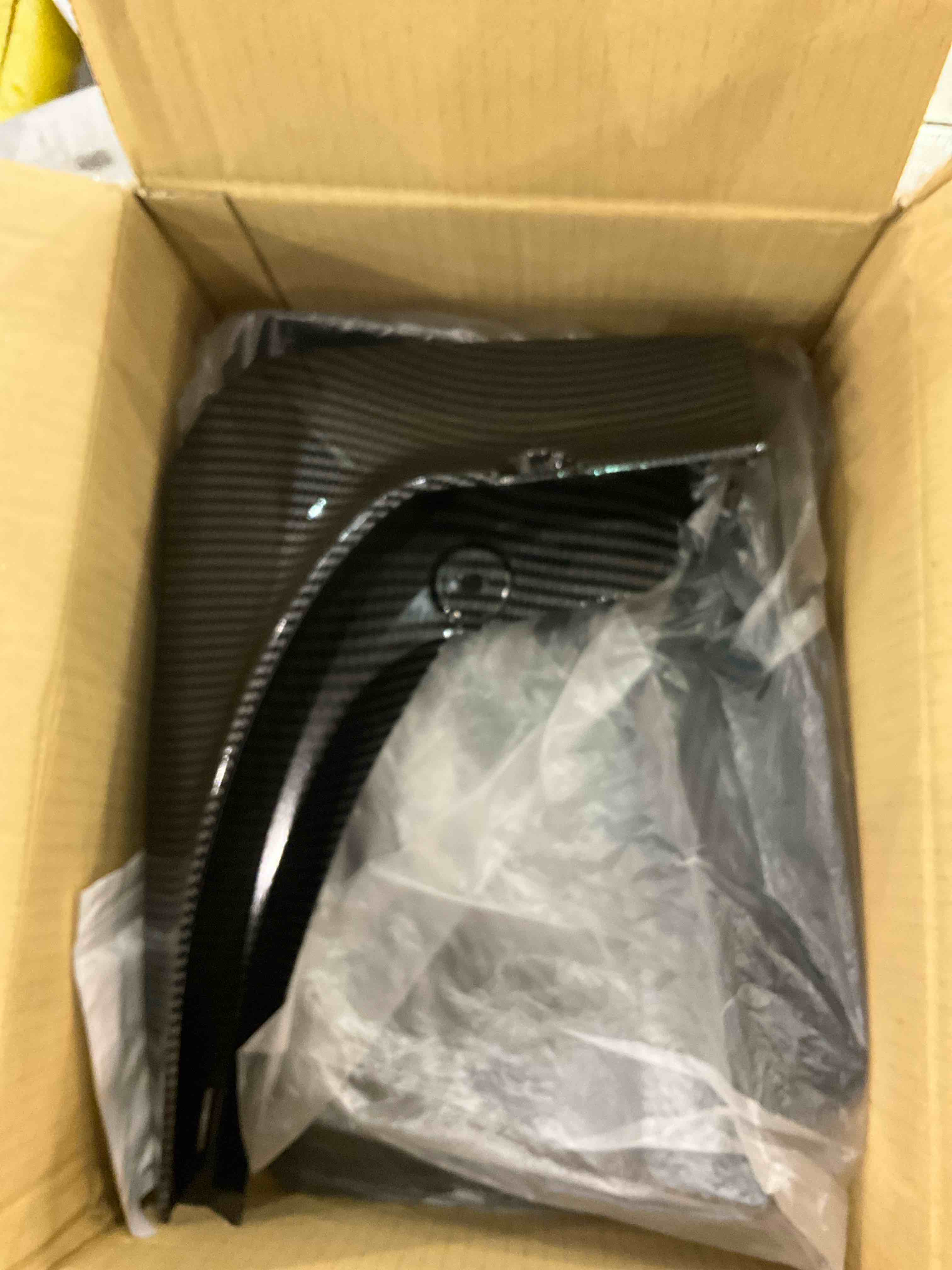 https://s3.amazonaws.com/lotting-images-prod/BargainHunt/EXS01293547_1712835926789.jpeg