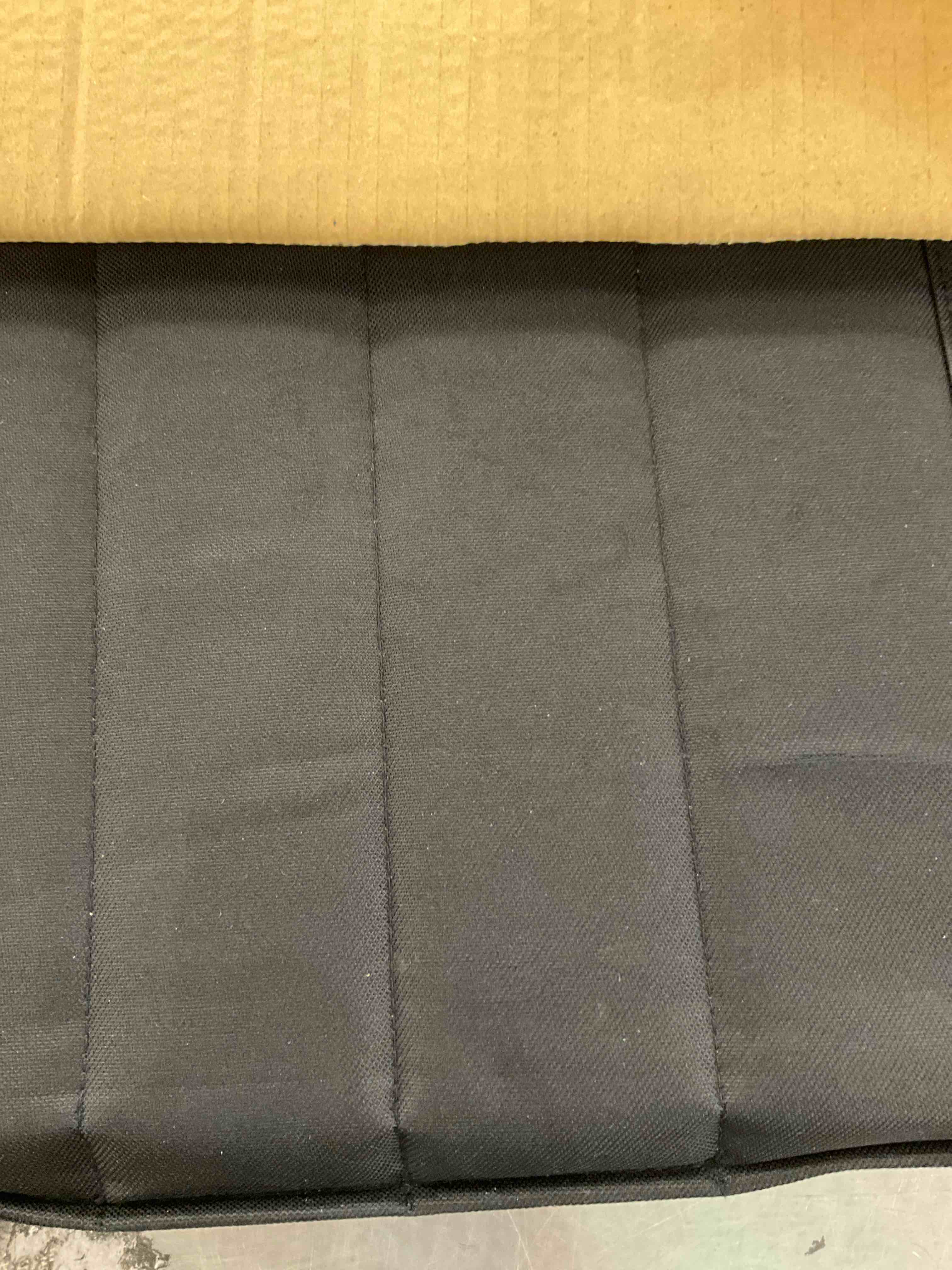 https://s3.amazonaws.com/lotting-images-prod/BargainHunt/EXS01293908_1713200437230.jpeg