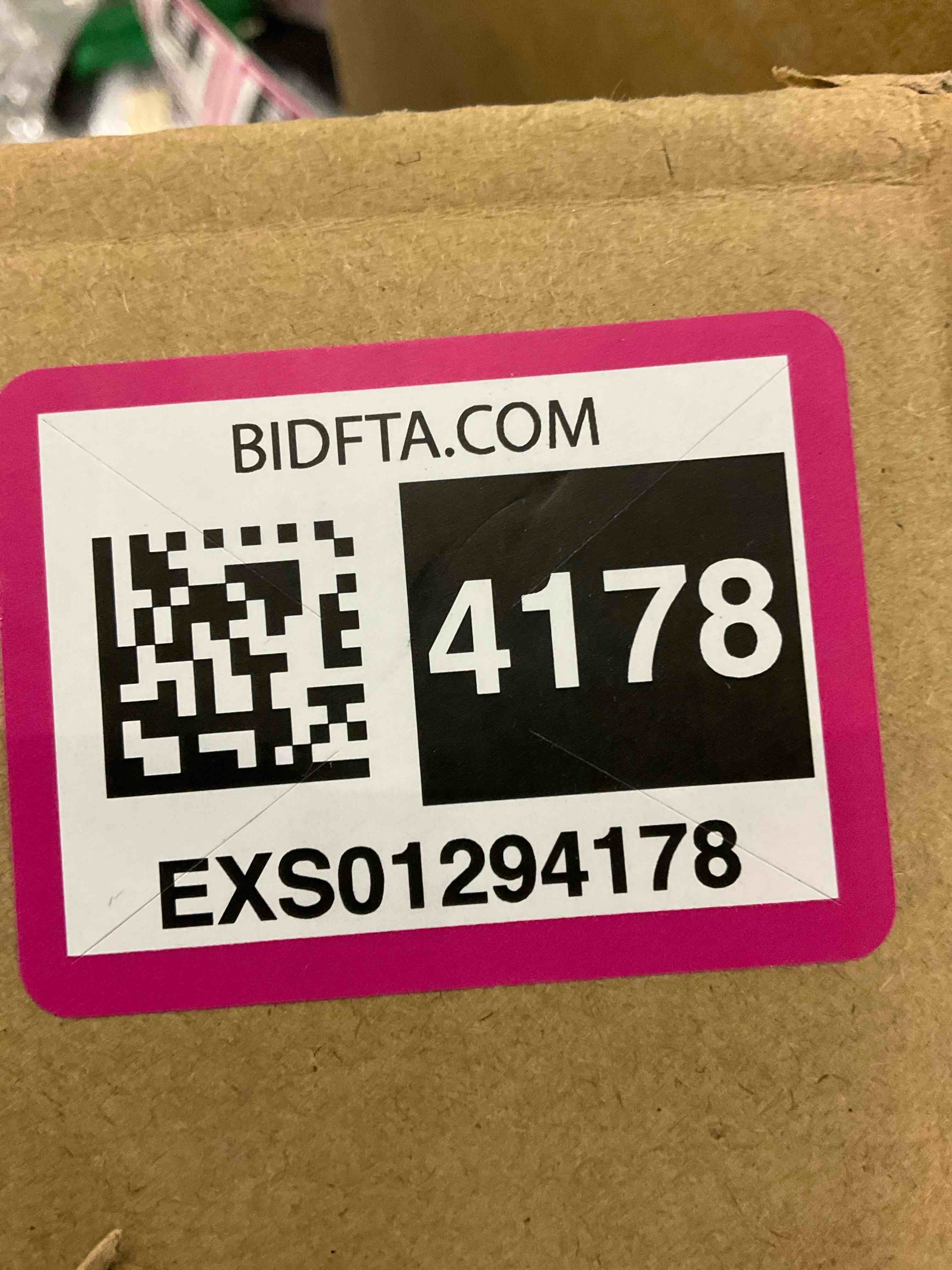https://s3.amazonaws.com/lotting-images-prod/BargainHunt/EXS01294178_1712684198607.jpeg