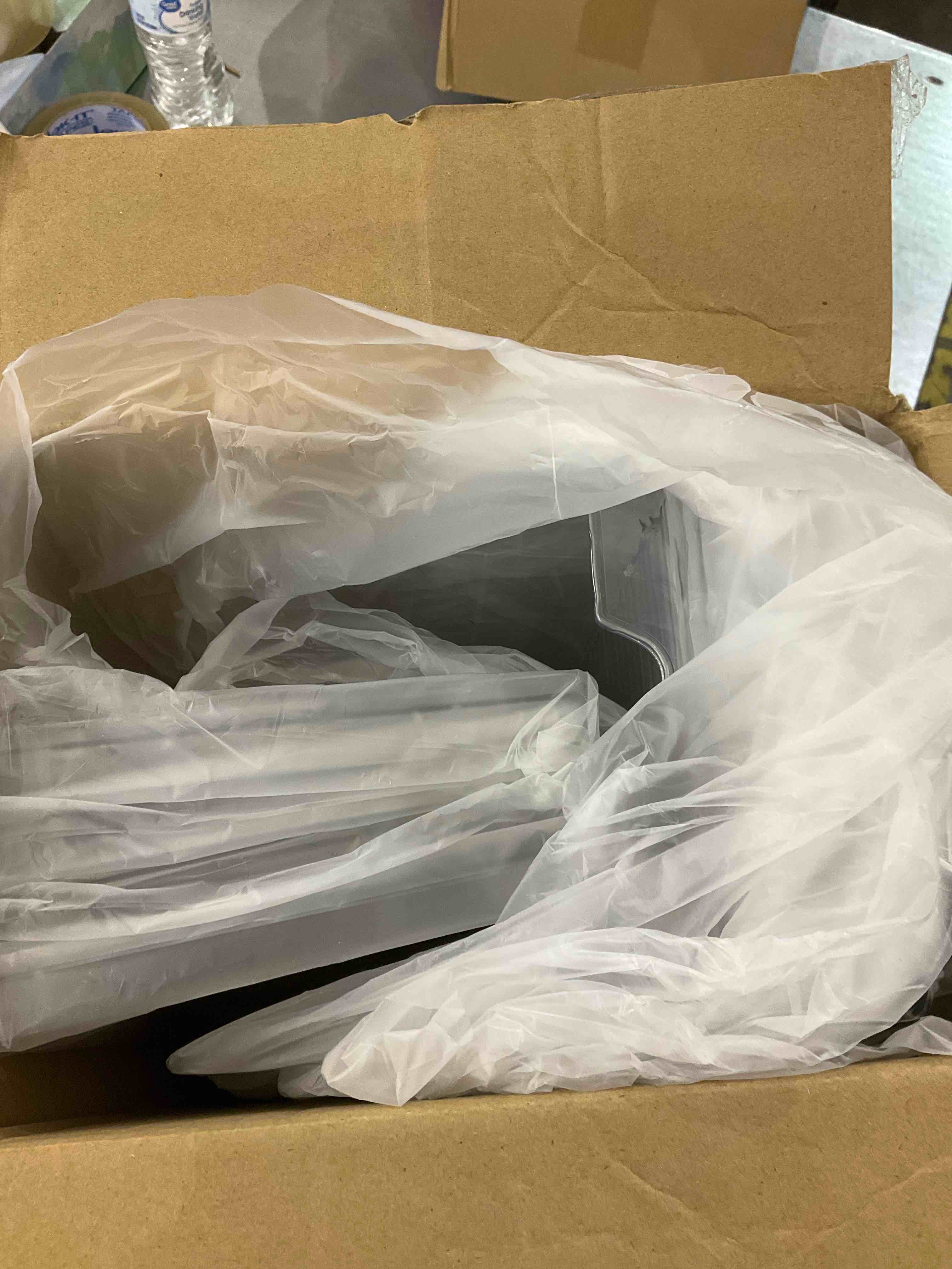 https://s3.amazonaws.com/lotting-images-prod/BargainHunt/EXS01294183_1712684651596.jpeg
