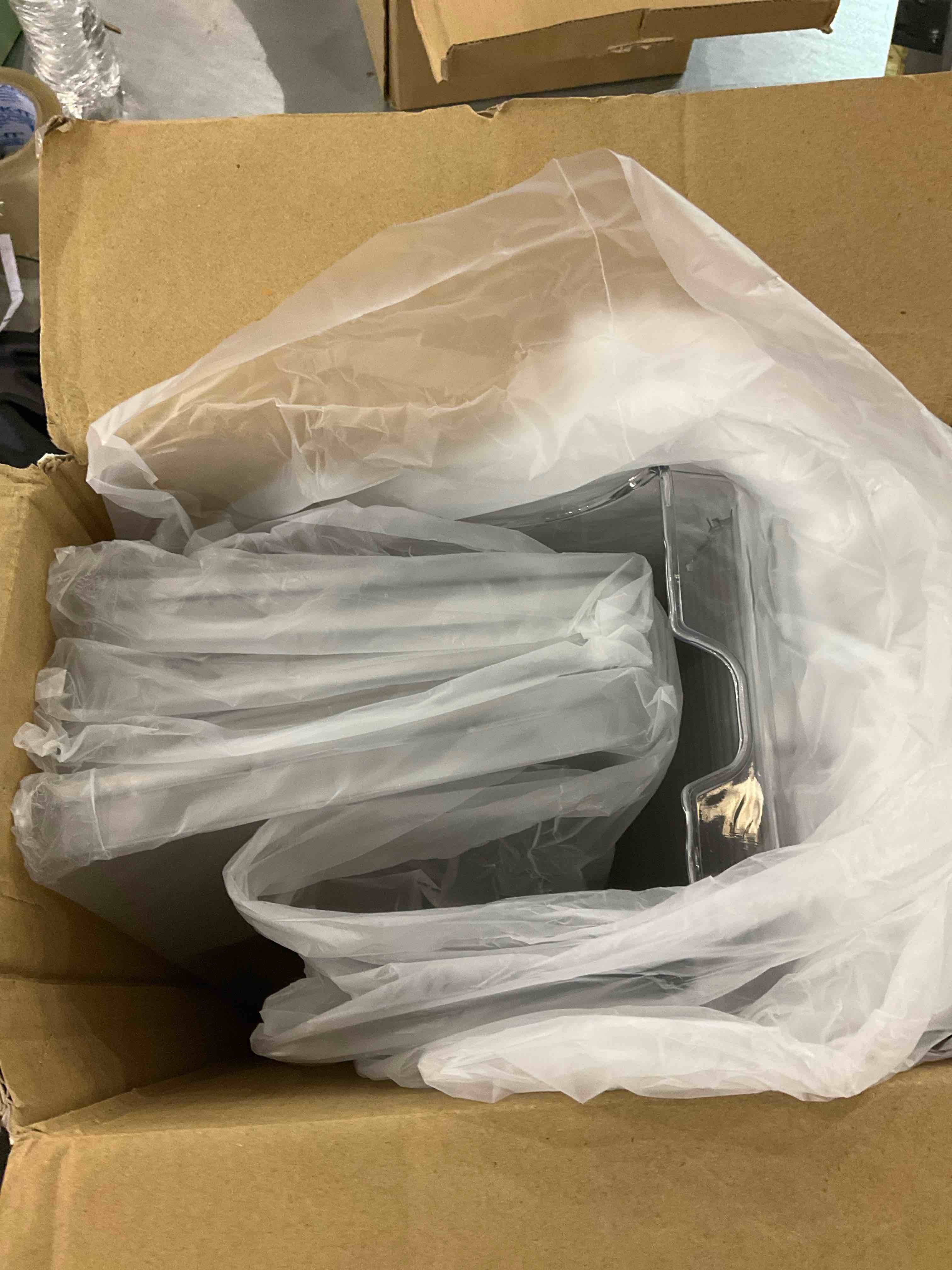 https://s3.amazonaws.com/lotting-images-prod/BargainHunt/EXS01294183_1712684671355.jpeg