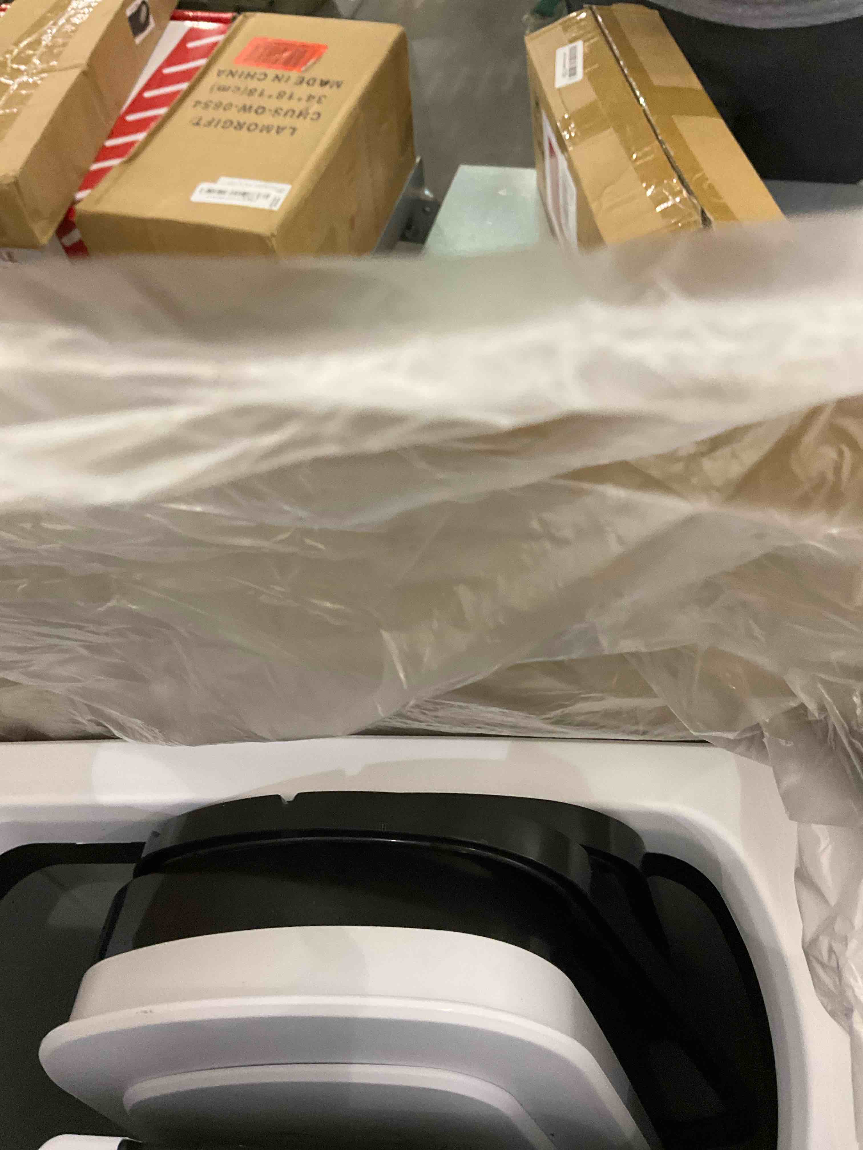 https://s3.amazonaws.com/lotting-images-prod/BargainHunt/EXS01294187_1712685261548.jpeg