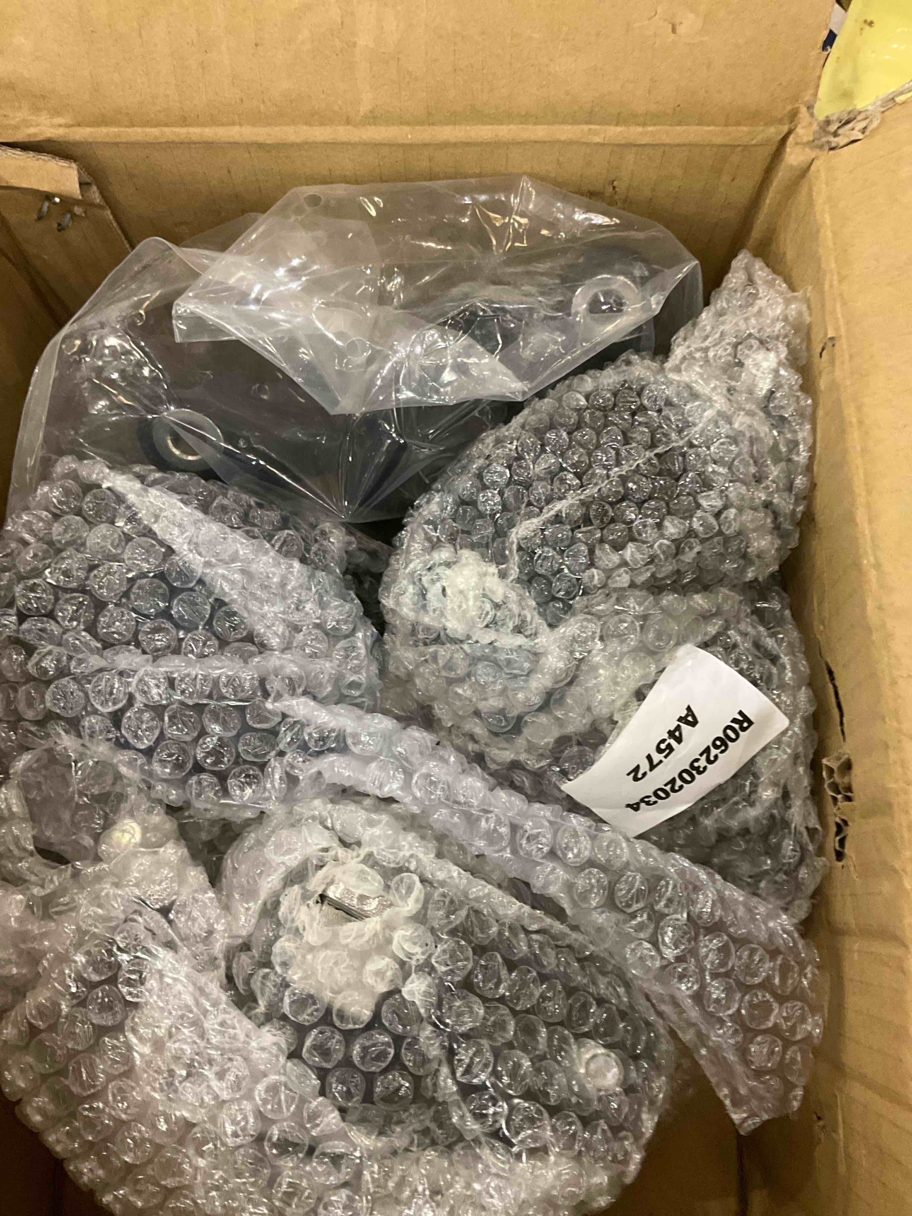 https://s3.amazonaws.com/lotting-images-prod/BargainHunt/EXS01294299_1712762159447.jpeg