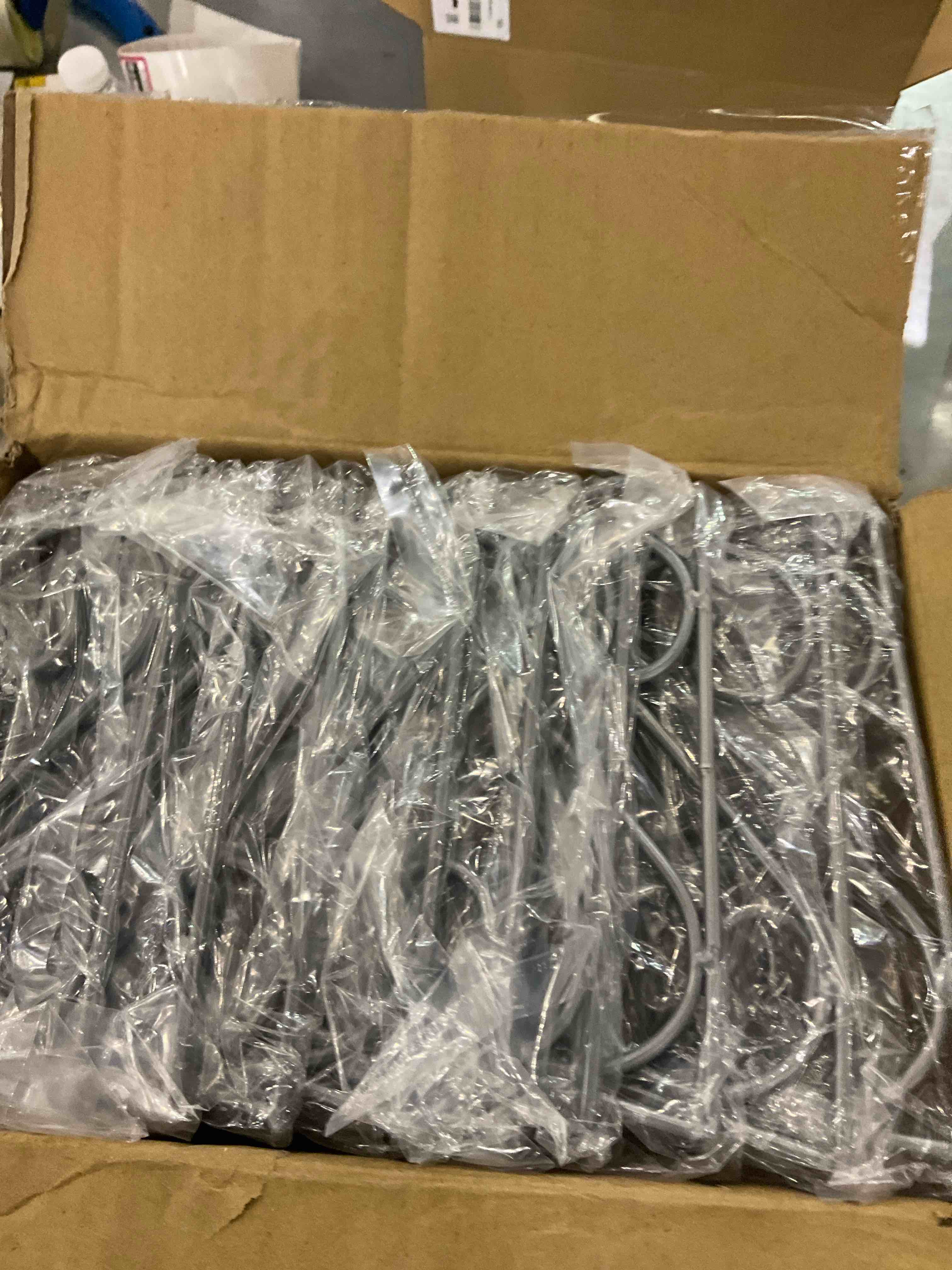 https://s3.amazonaws.com/lotting-images-prod/BargainHunt/EXS01294330_1712770201884.jpeg