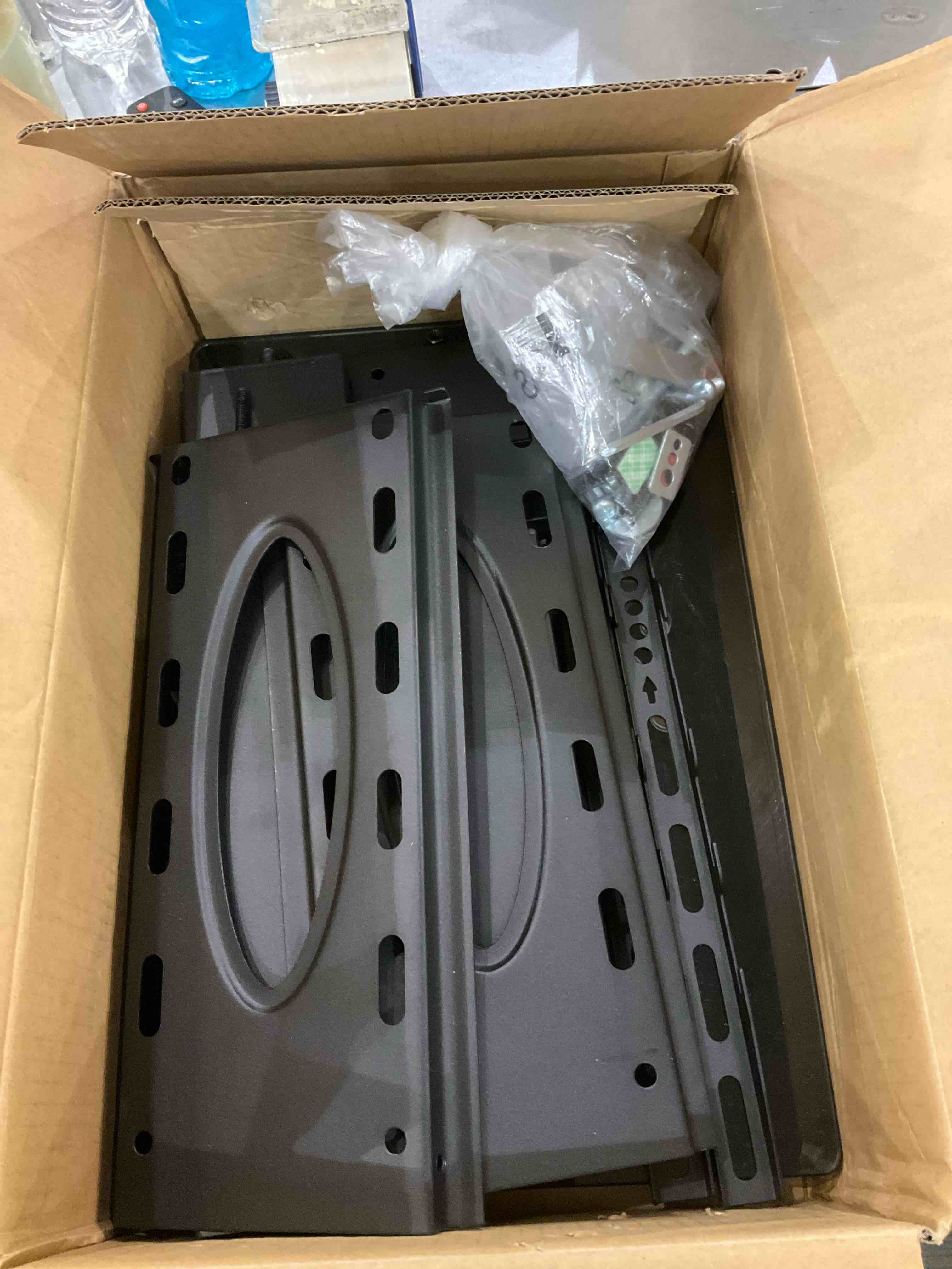 https://s3.amazonaws.com/lotting-images-prod/BargainHunt/EXS01294332_1712770613453.jpeg