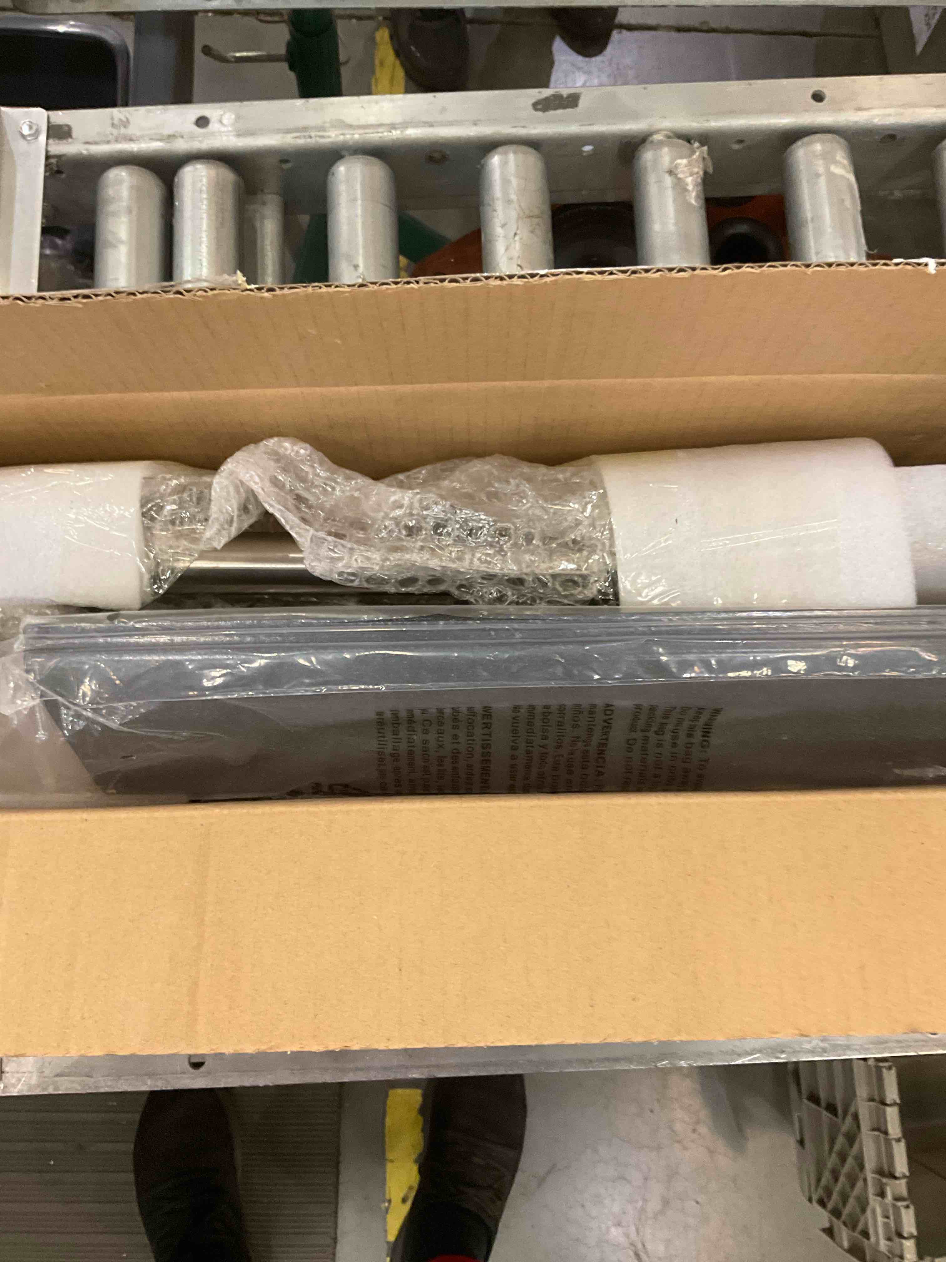 https://s3.amazonaws.com/lotting-images-prod/BargainHunt/EXS01294418_1712856455828.jpeg