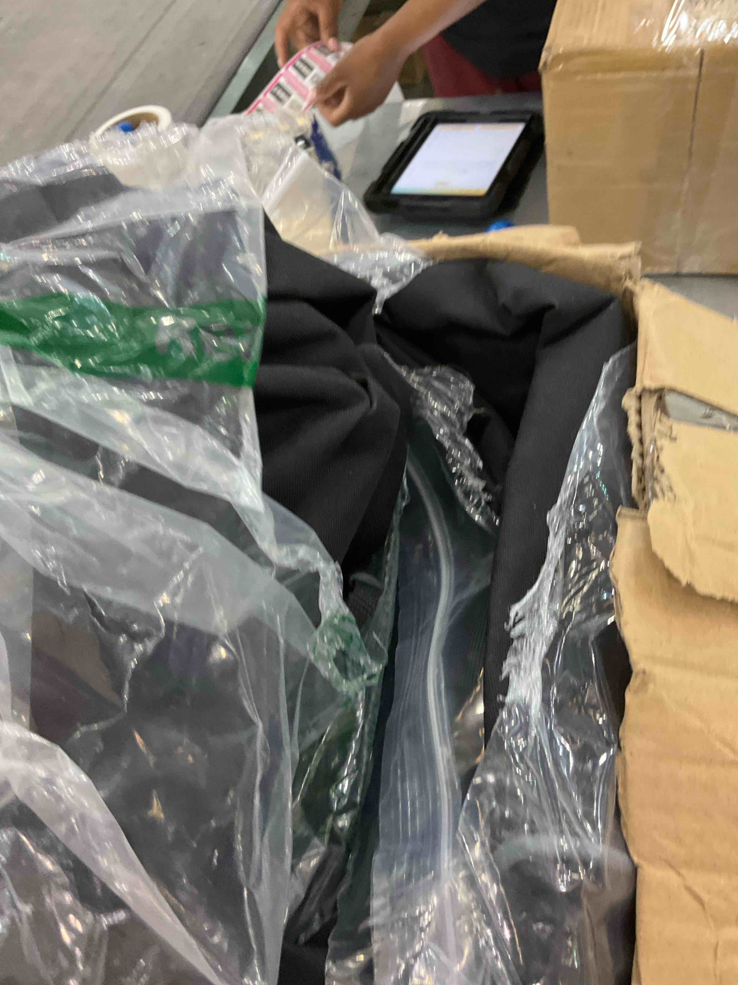 https://s3.amazonaws.com/lotting-images-prod/BargainHunt/EXS01294431_1712857934724.jpeg
