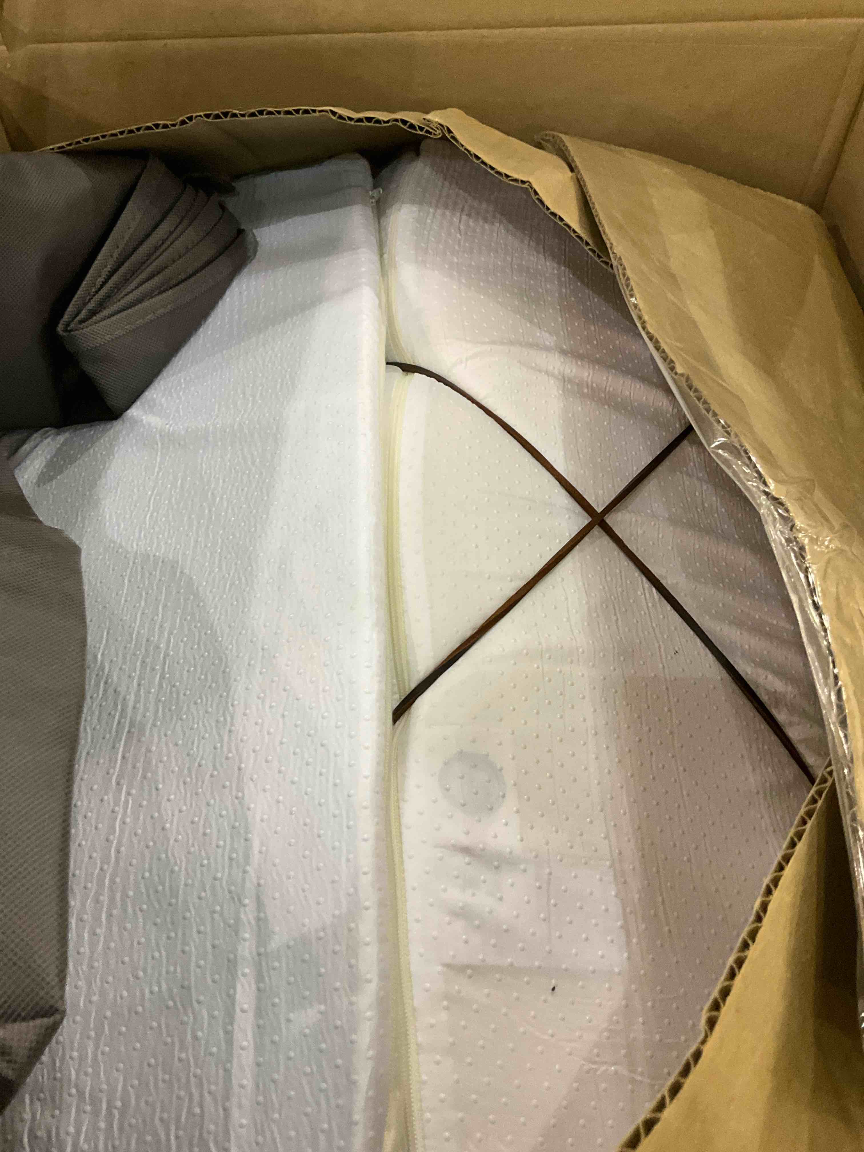 https://s3.amazonaws.com/lotting-images-prod/BargainHunt/EXS01294504_1713275204055.jpeg