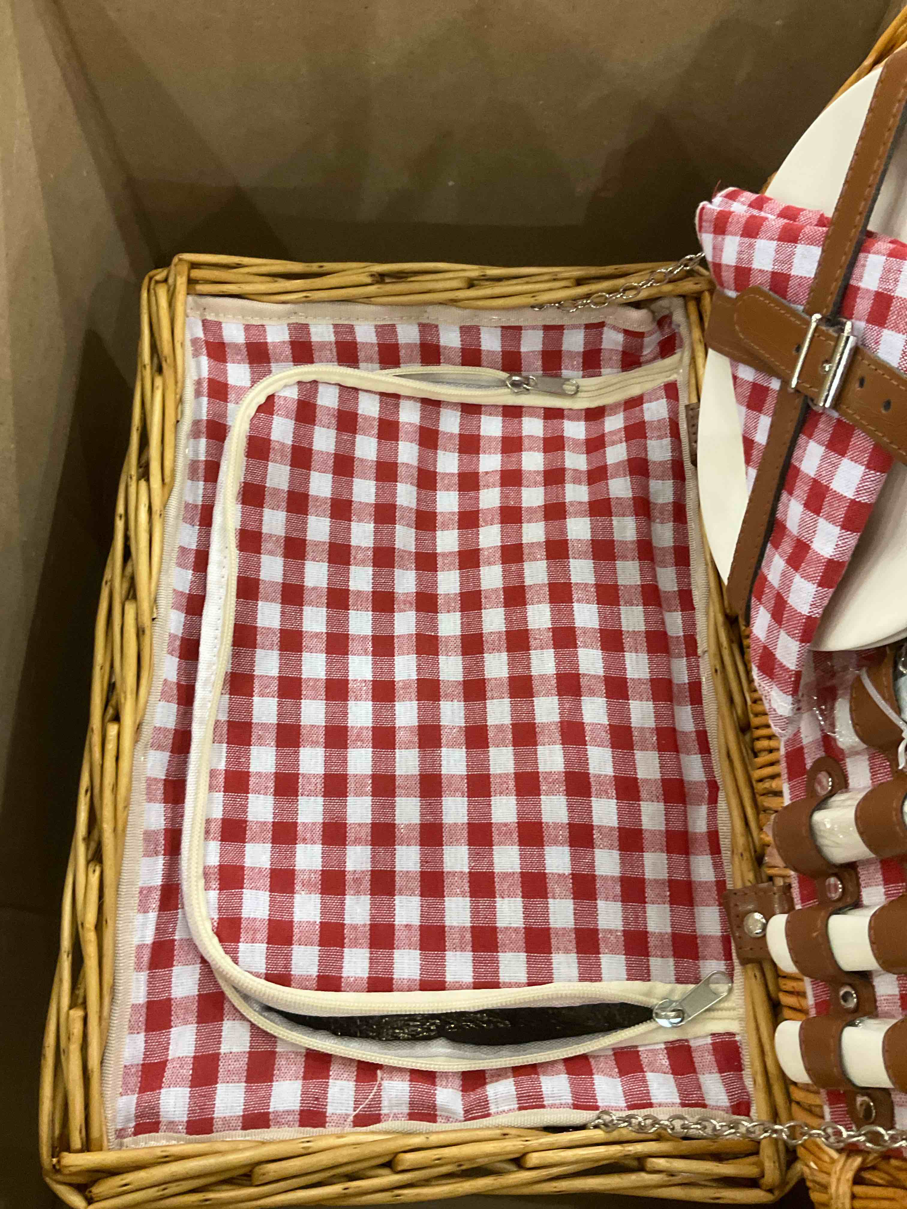 https://s3.amazonaws.com/lotting-images-prod/BargainHunt/EXS01294528_1713280388580.jpeg