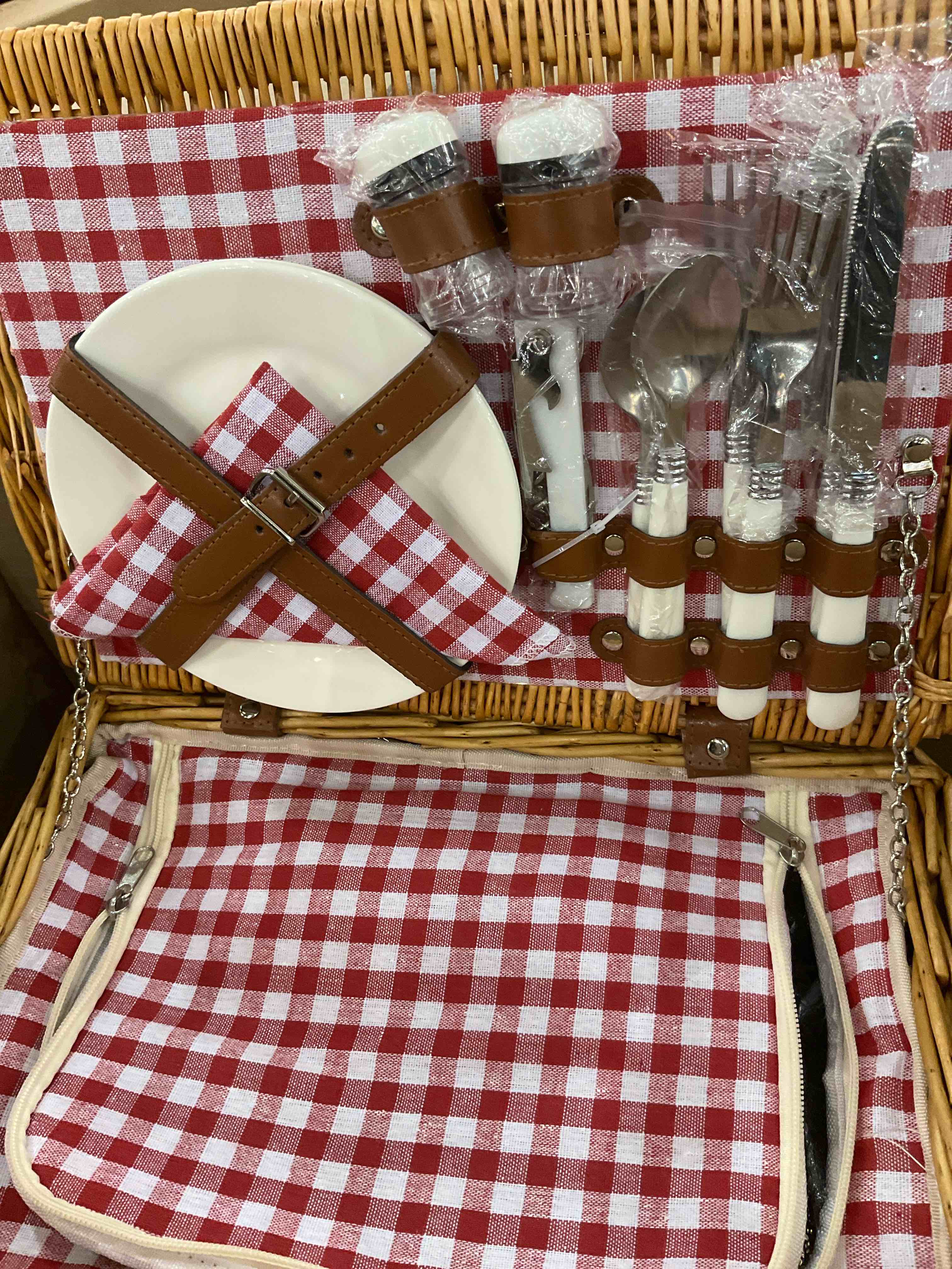 https://s3.amazonaws.com/lotting-images-prod/BargainHunt/EXS01294528_1713280396301.jpeg