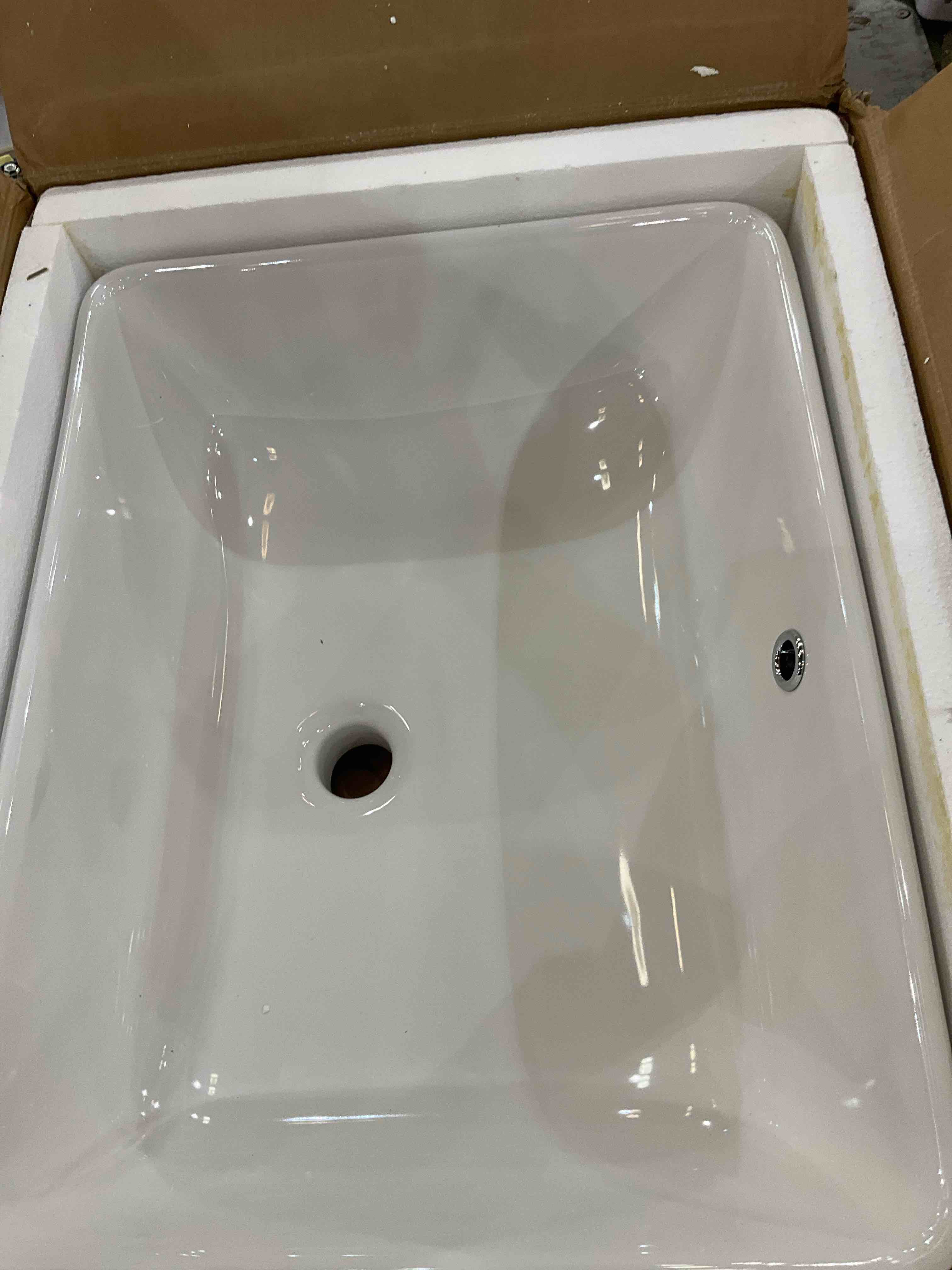 https://s3.amazonaws.com/lotting-images-prod/BargainHunt/EXS01294529_1713280590397.jpeg