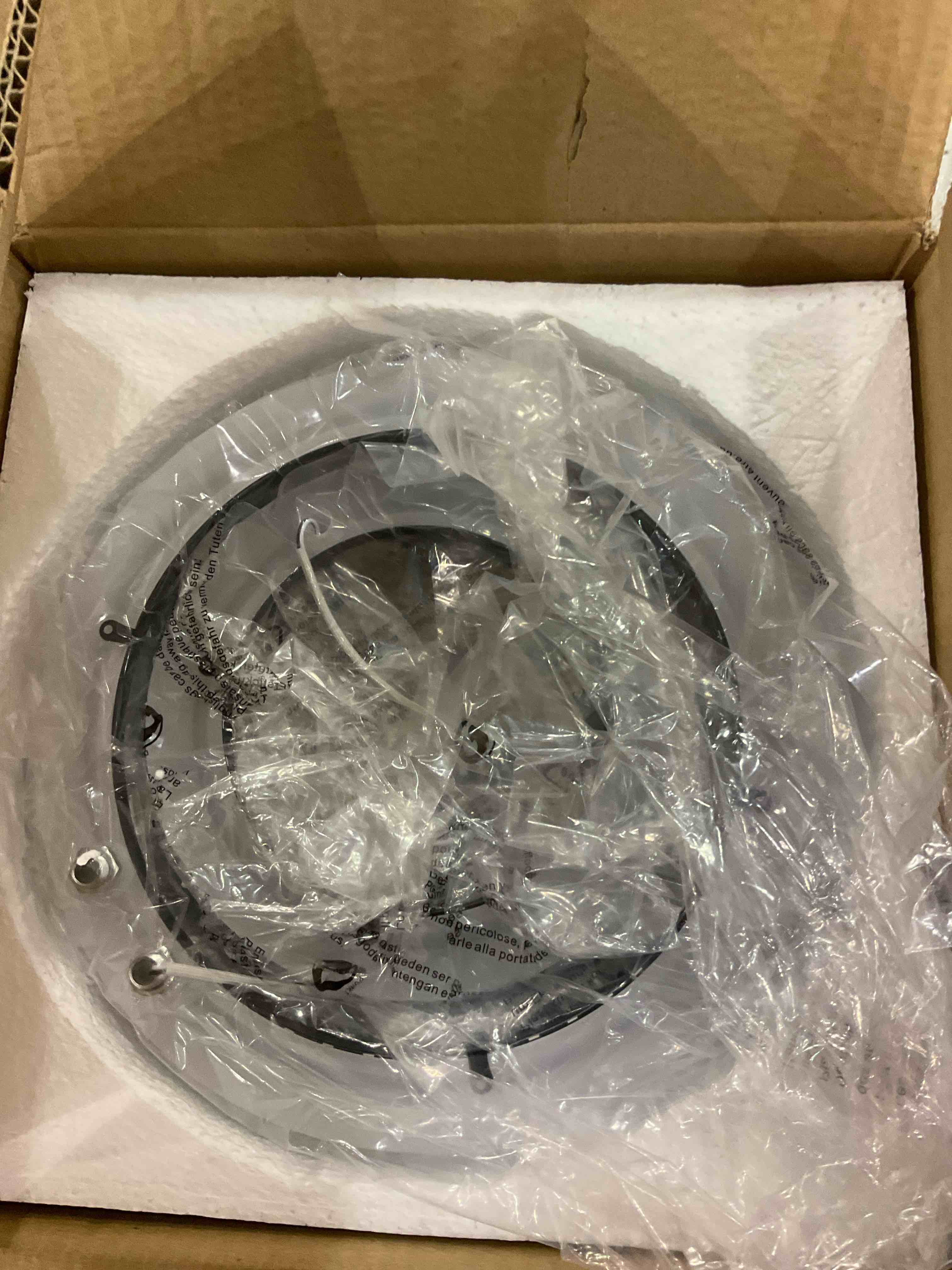 https://s3.amazonaws.com/lotting-images-prod/BargainHunt/EXS01294558_1713352821195.jpeg