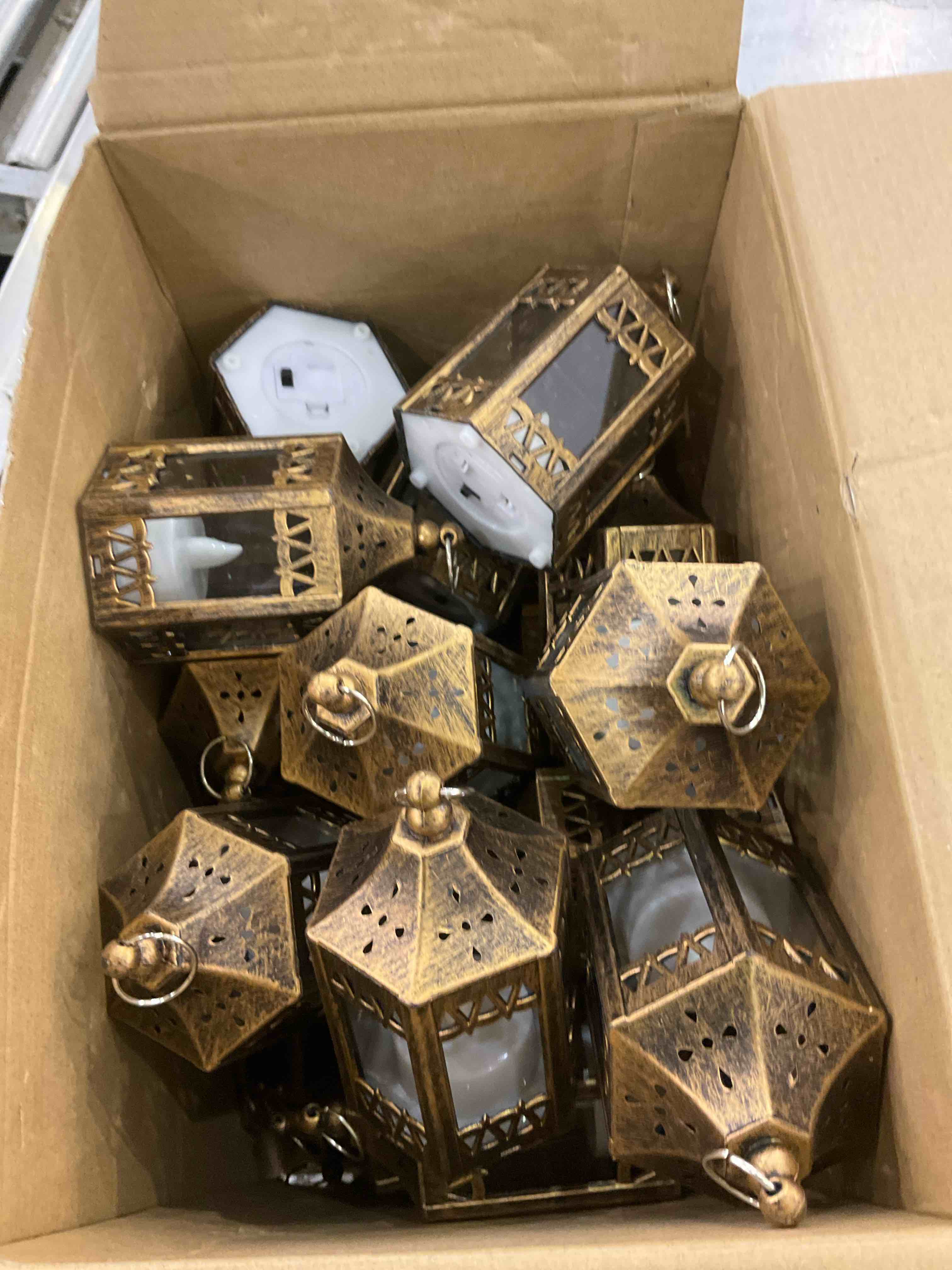 https://s3.amazonaws.com/lotting-images-prod/BargainHunt/EXS01294623_1713362007093.jpeg