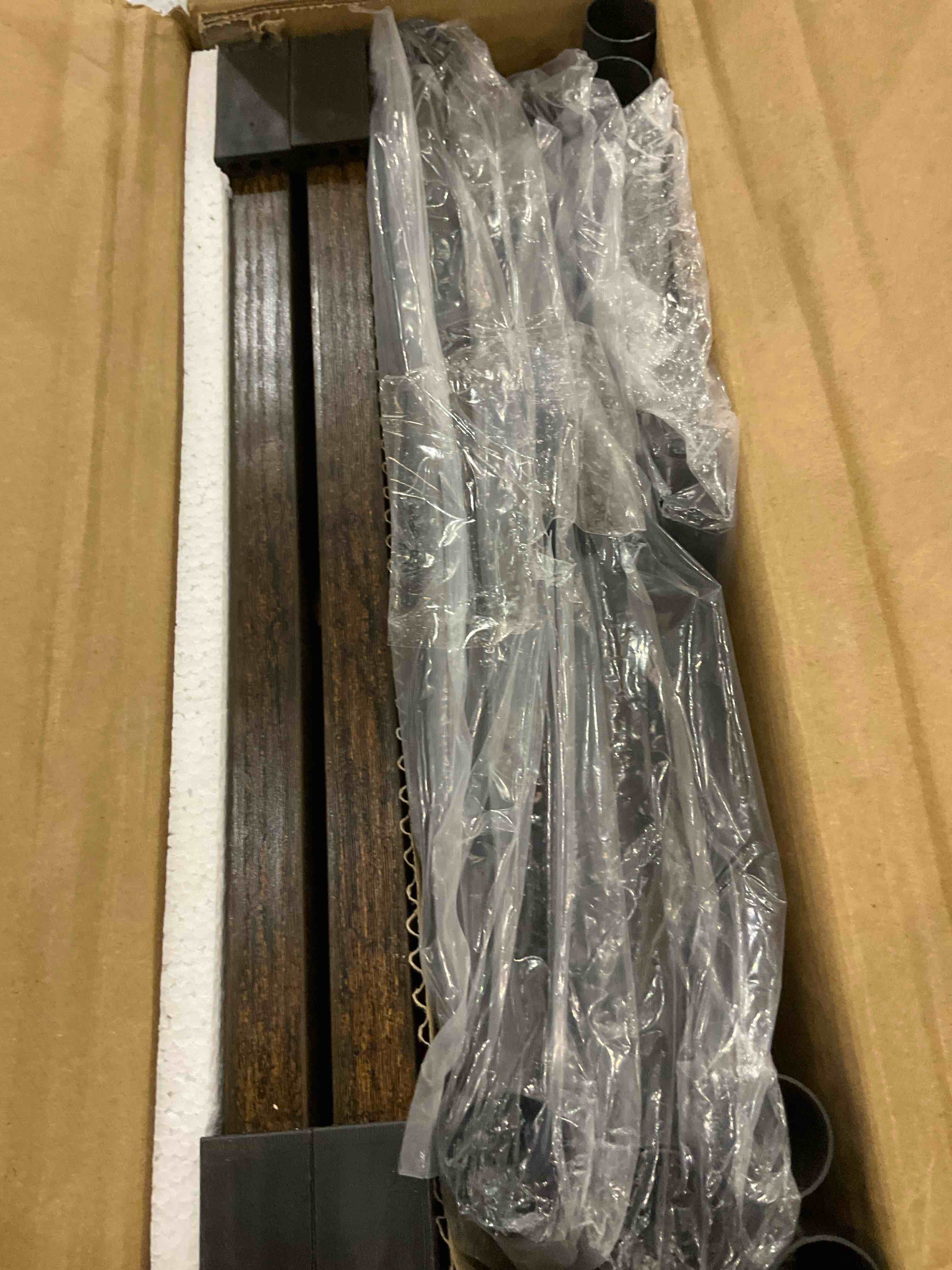 https://s3.amazonaws.com/lotting-images-prod/BargainHunt/EXS01294630_1713362744976.jpeg
